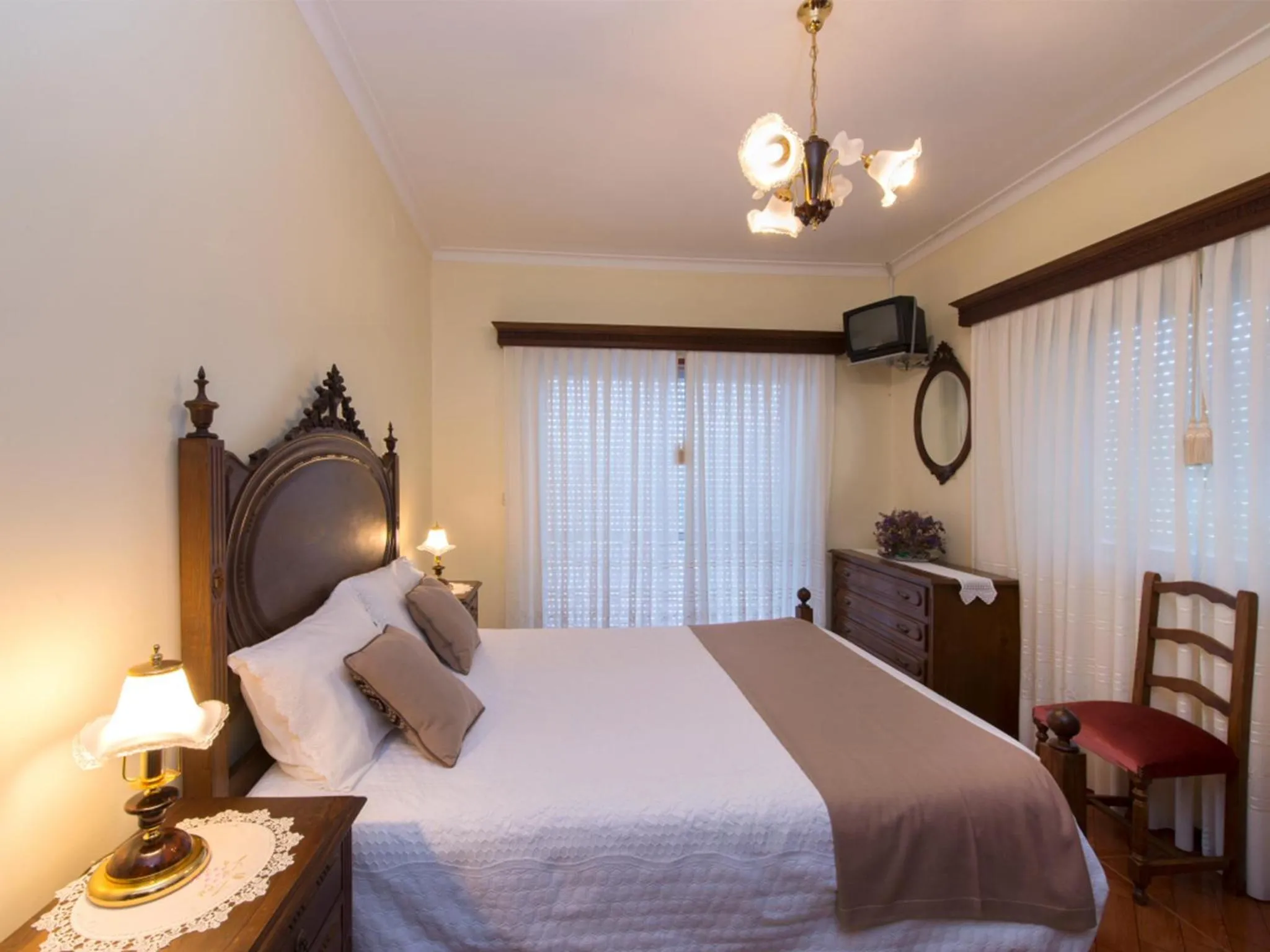 Photo of the whole room, Bed in Alojamento Correia