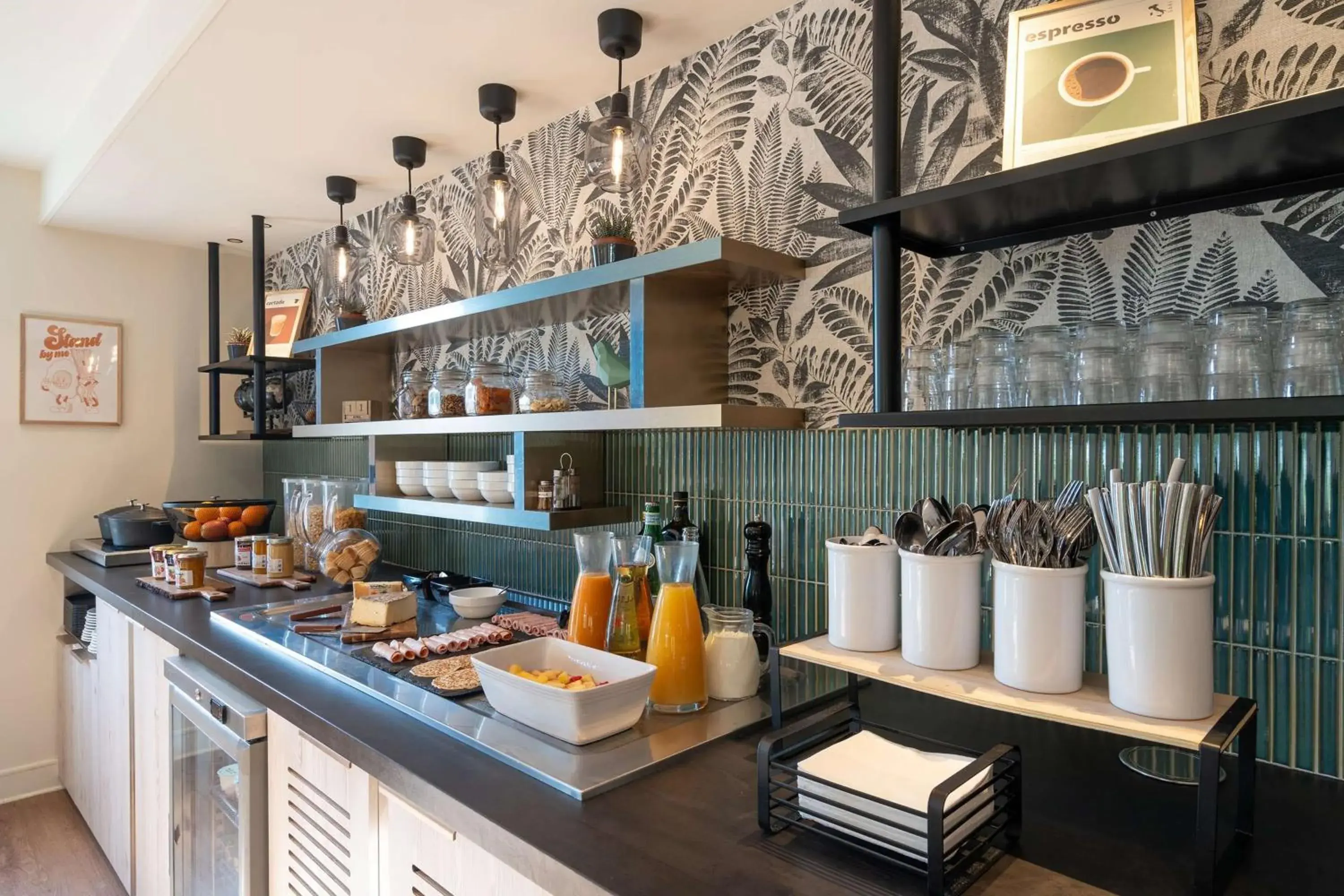 Food and drinks in Best Western Bourgoin Jallieu Food and drinks in Best Western Bourgoin Jallieu