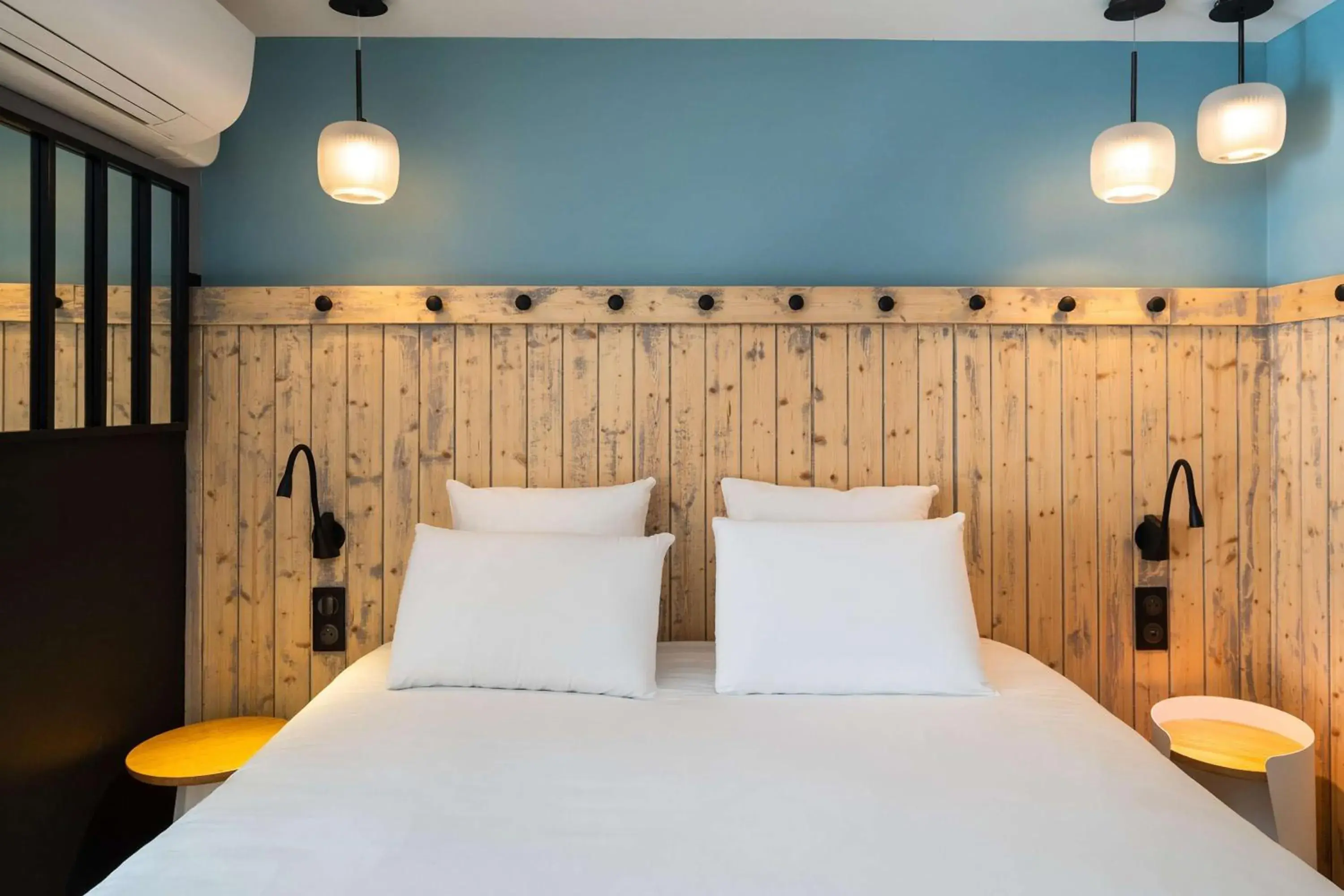 Bed in Best Western Bourgoin Jallieu Bed in Best Western Bourgoin Jallieu