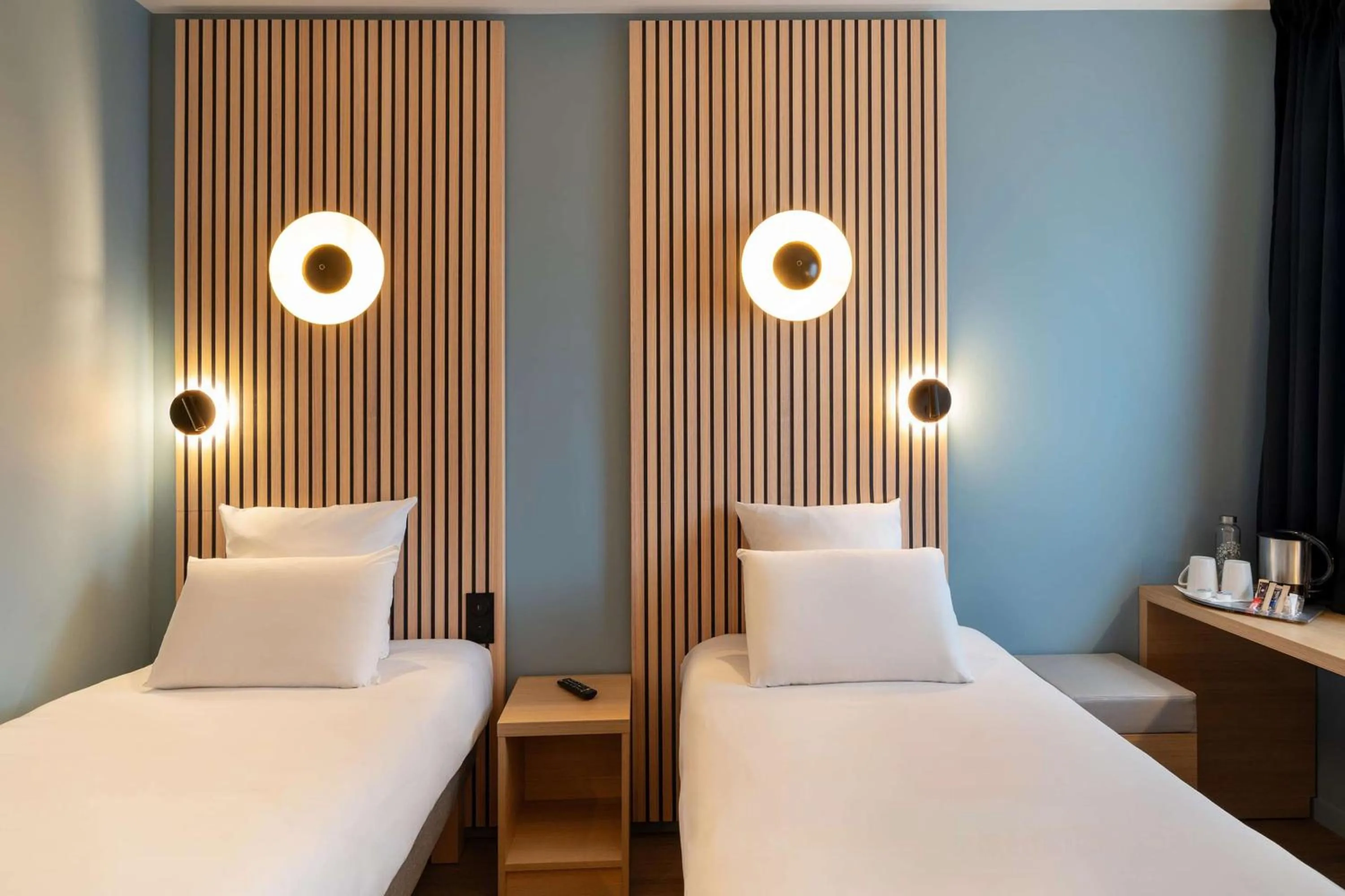 Bed in Best Western Bourgoin Jallieu