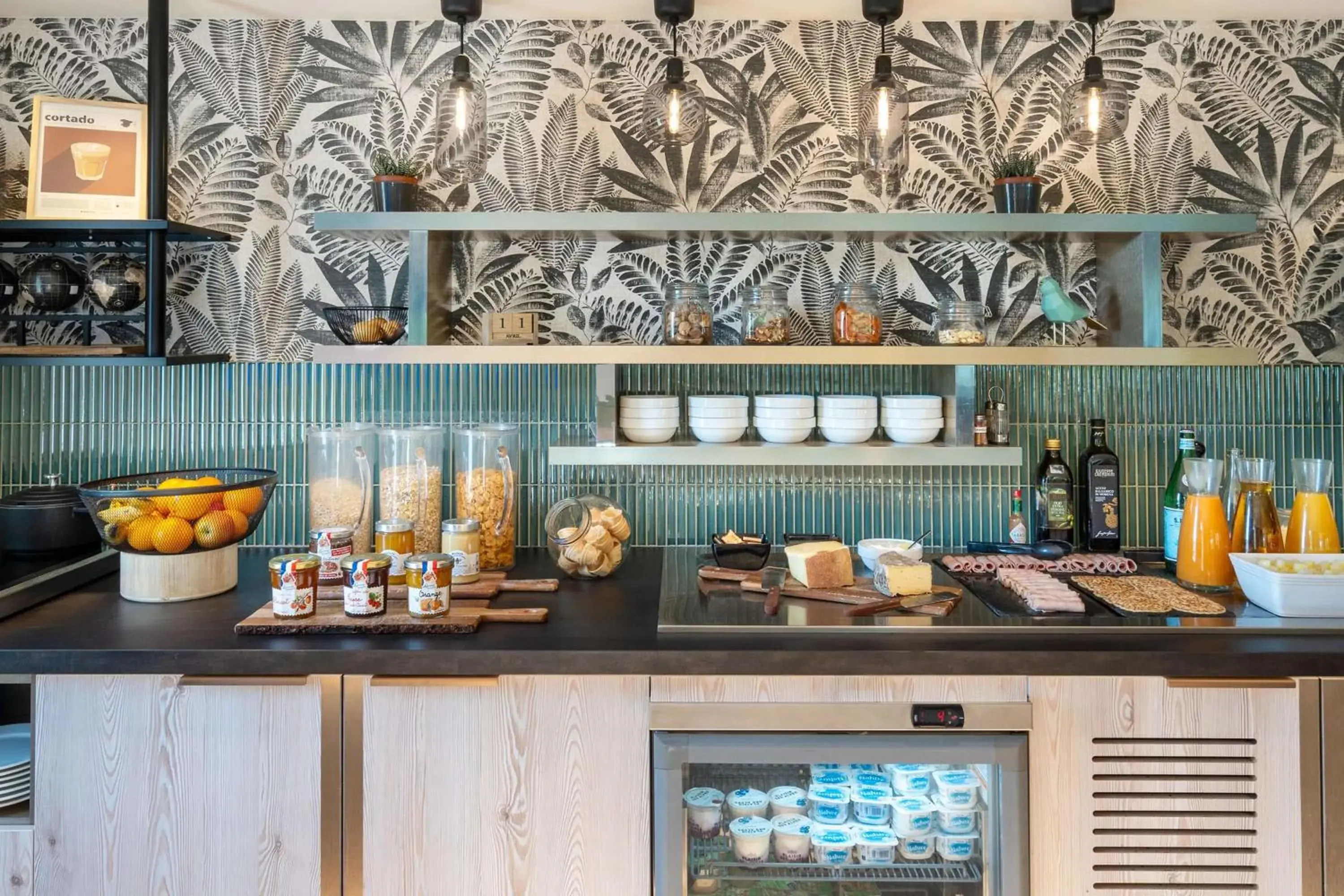 Food and drinks in Best Western Bourgoin Jallieu Food and drinks in Best Western Bourgoin Jallieu