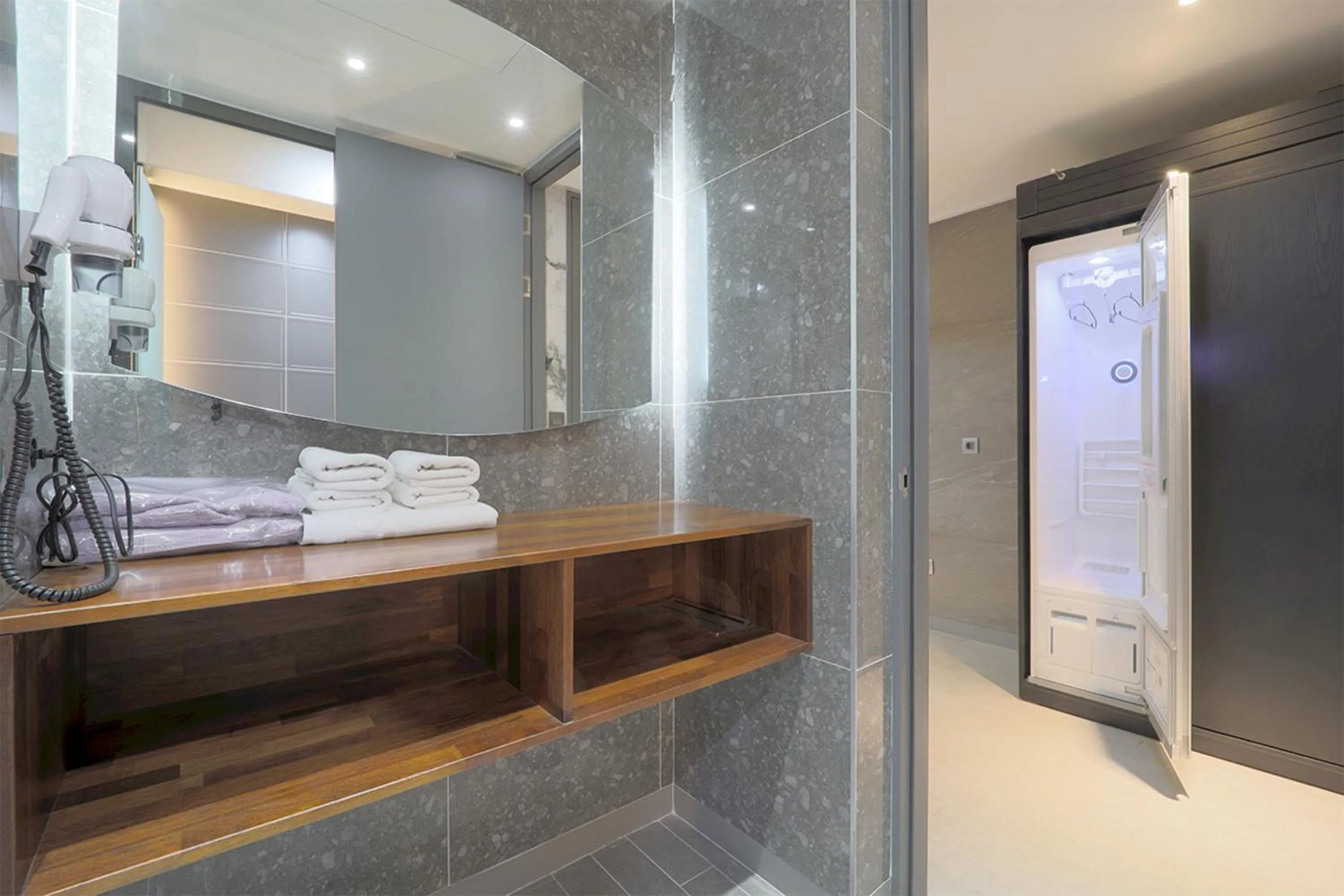 Bathroom in HOTEL YUNA Business