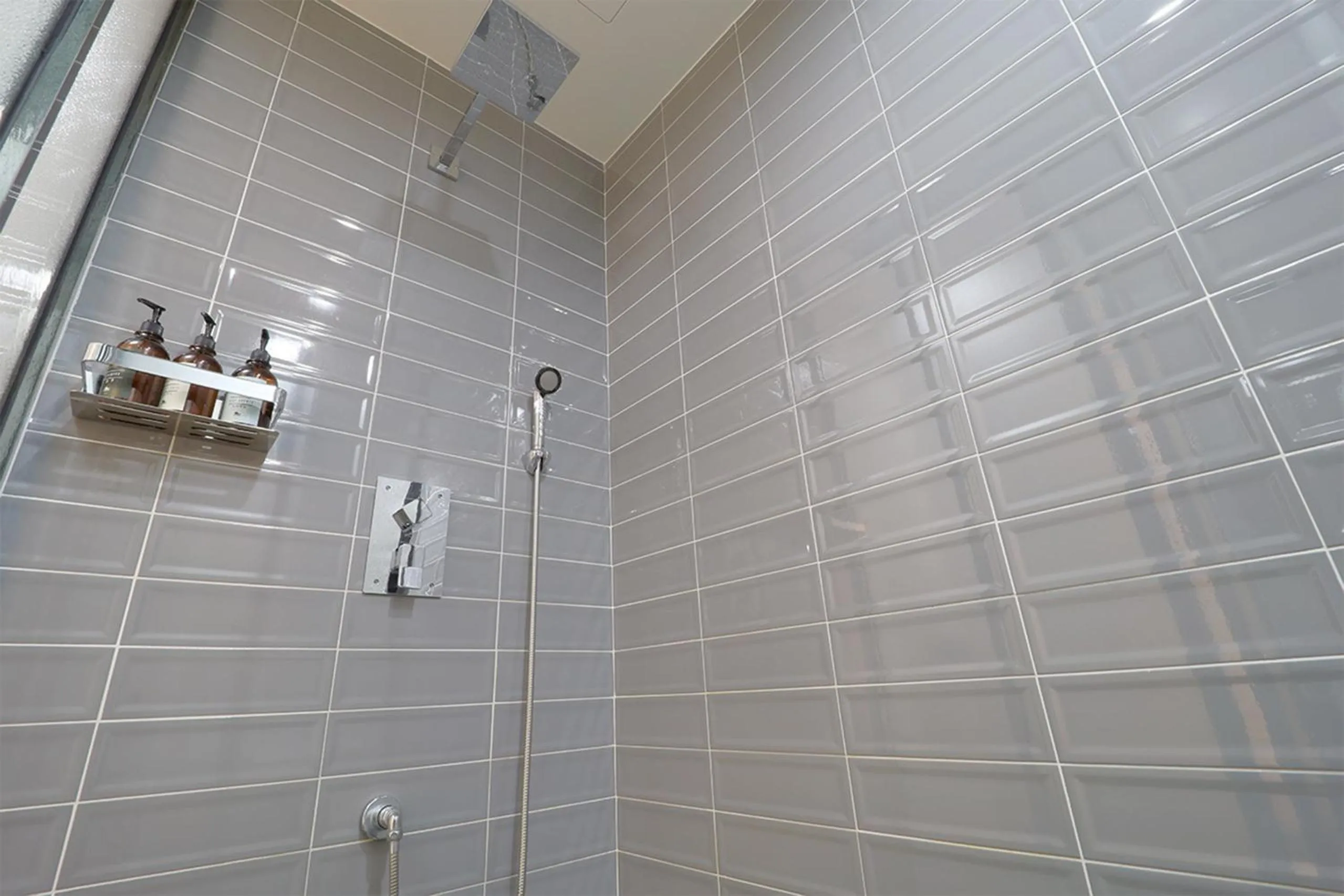 Shower in HOTEL YUNA Business