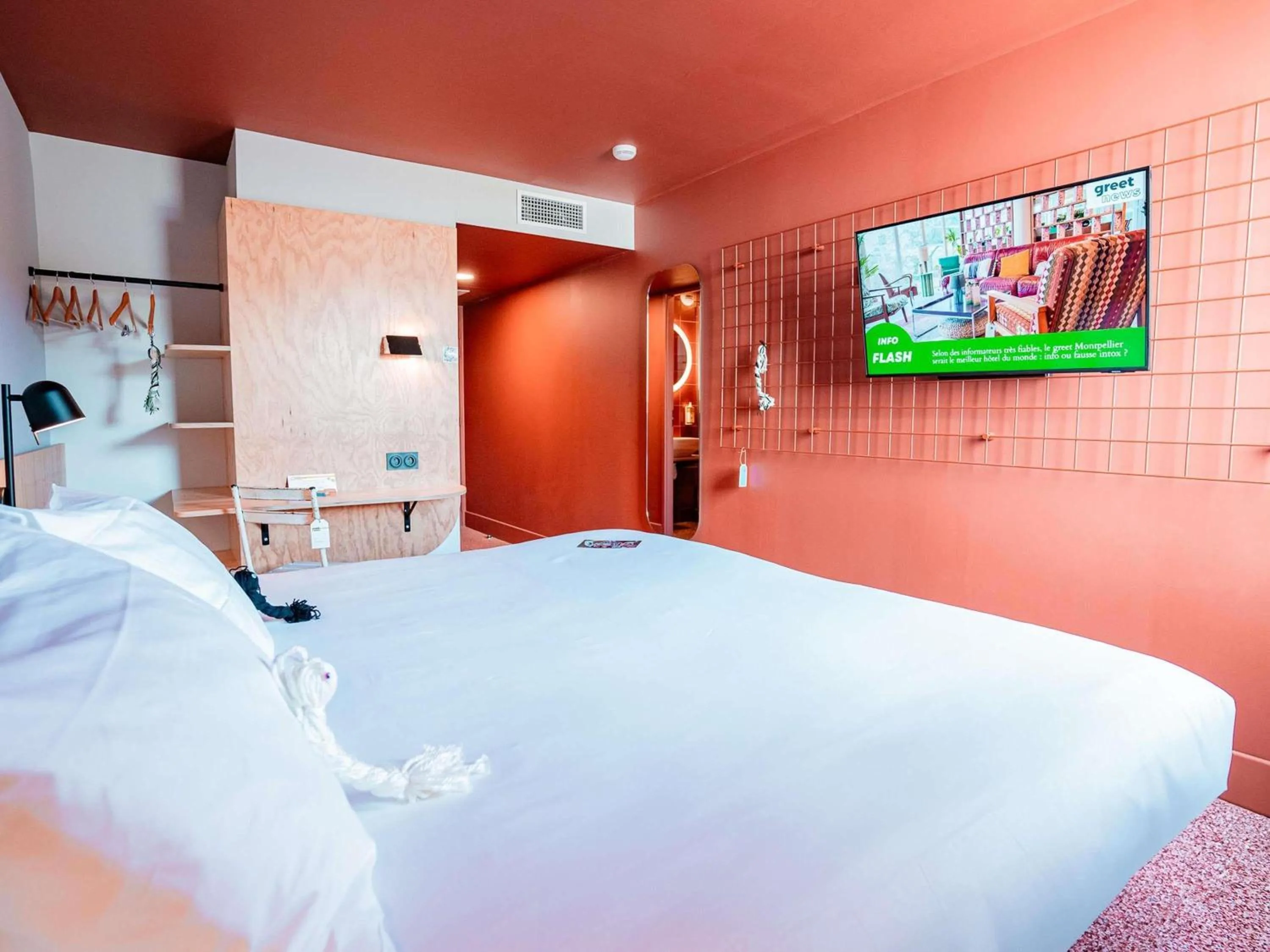 Bedroom, Bed in Greet hôtel Montpellier Aéroport Parc des Expos