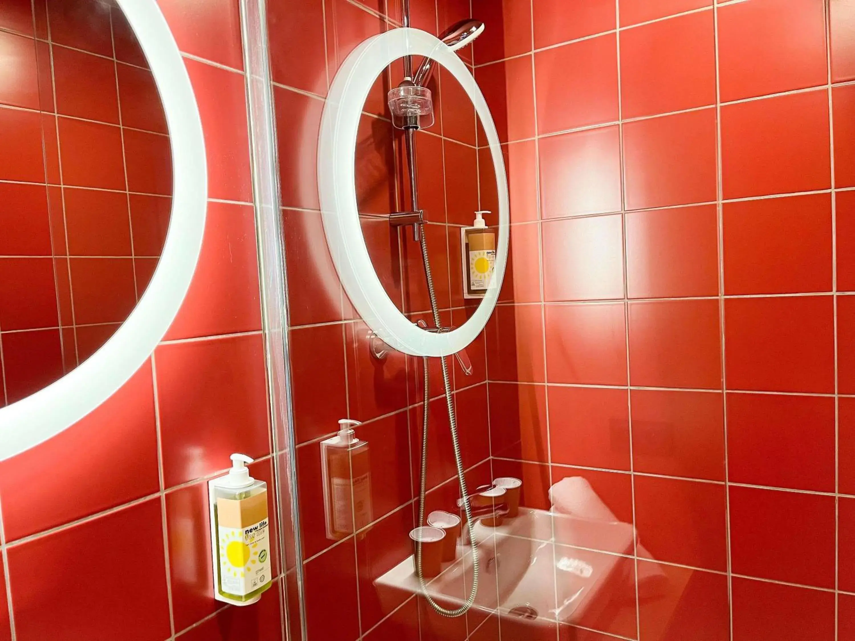 Bedroom in Greet hôtel Montpellier Aéroport Parc des Expos Bedroom in Greet hôtel Montpellier Aéroport Parc des Expos