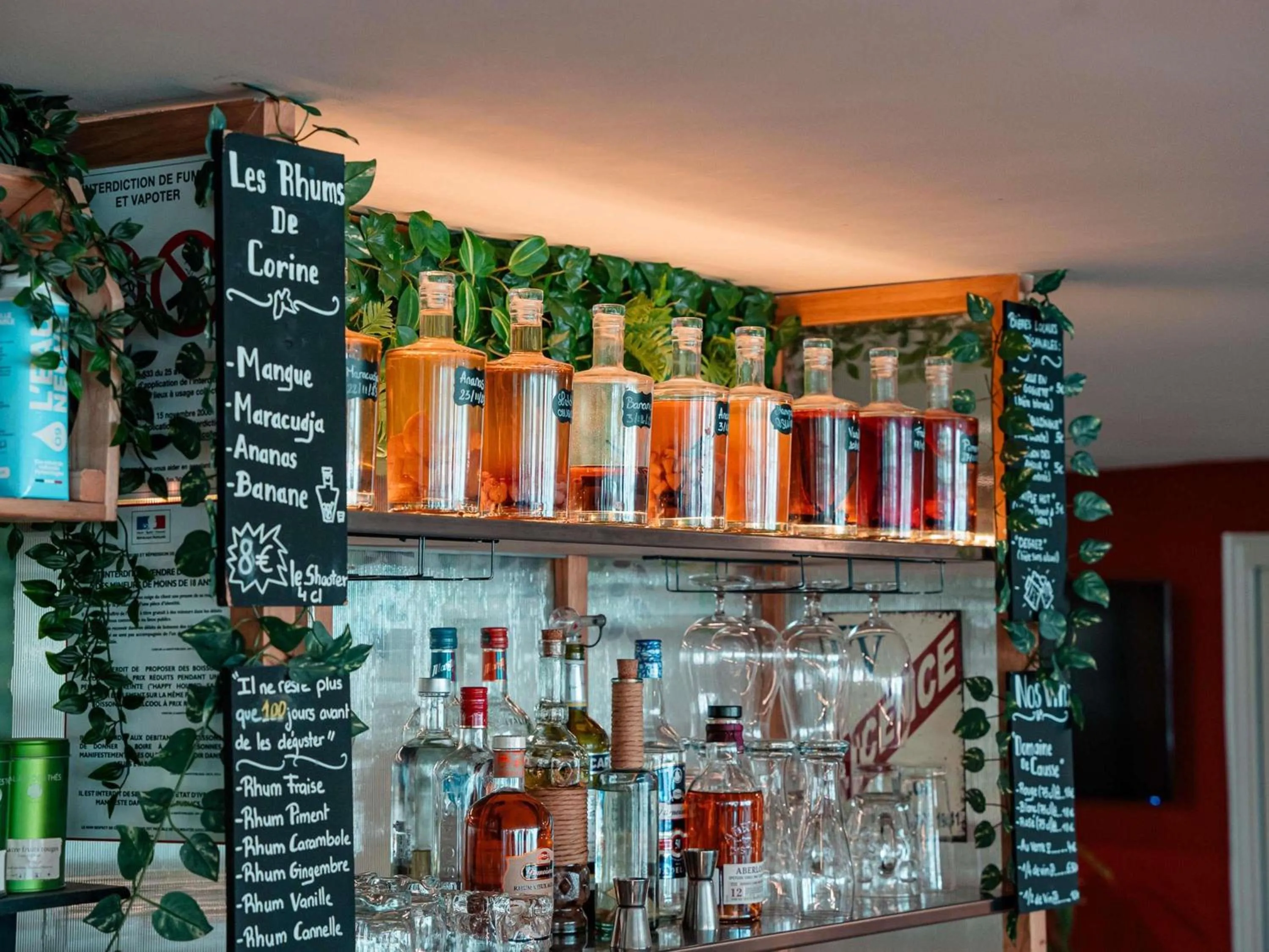 Lounge or bar in Greet hôtel Montpellier Aéroport Parc des Expos