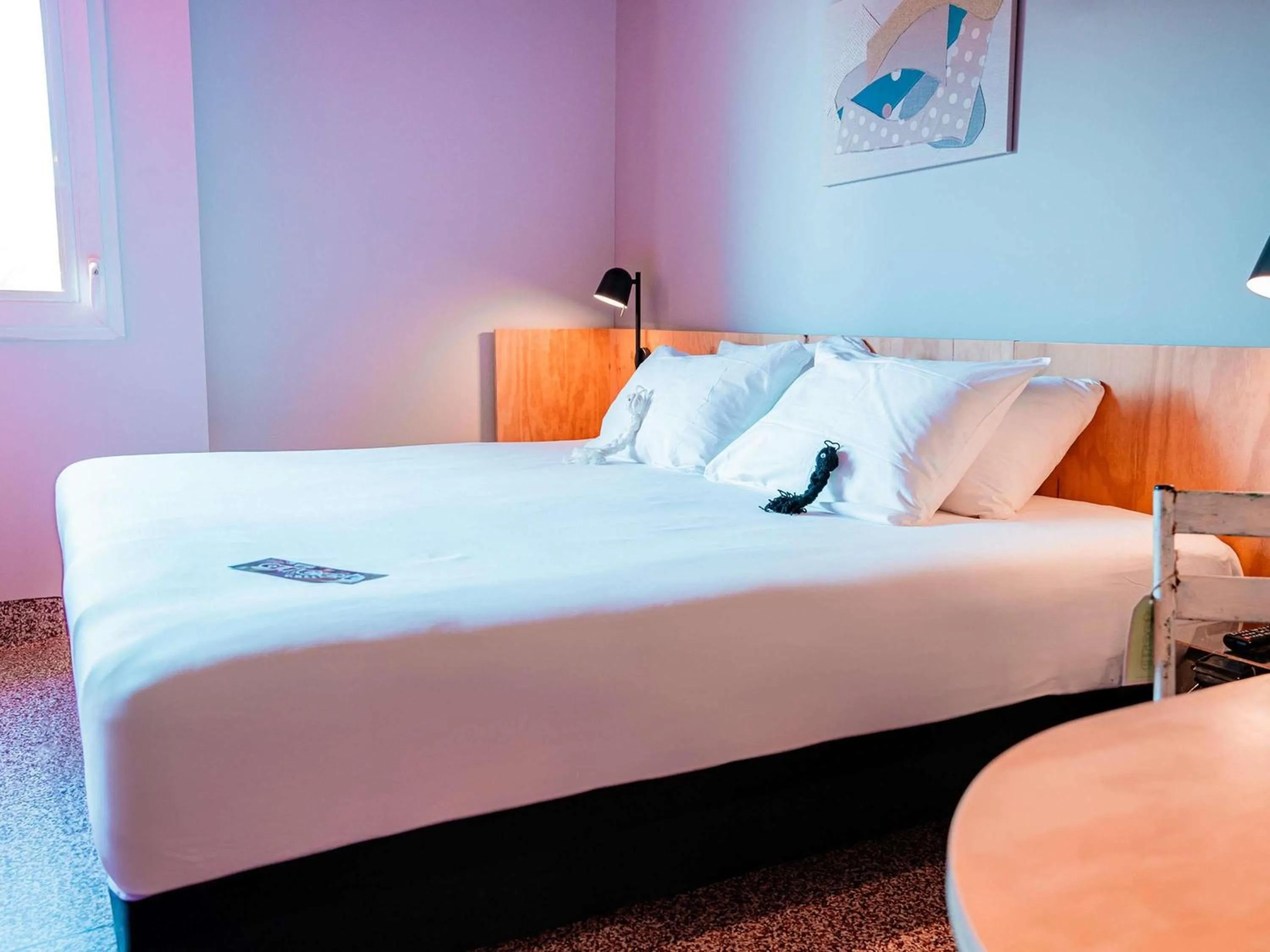 Bedroom, Bed in Greet hôtel Montpellier Aéroport Parc des Expos