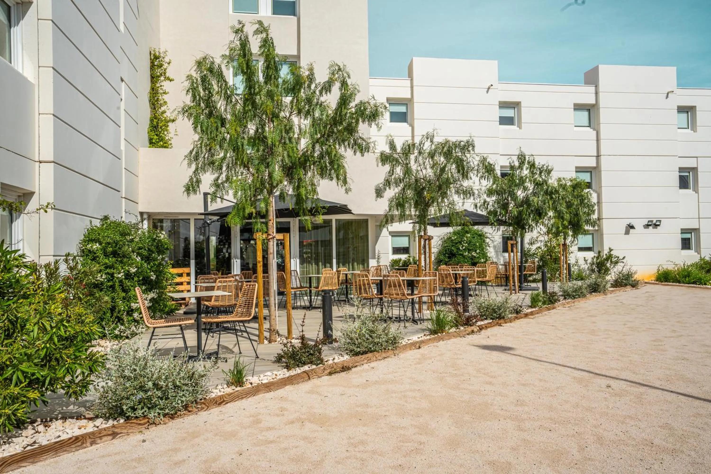 Patio in Greet hôtel Montpellier Aéroport Parc des Expos