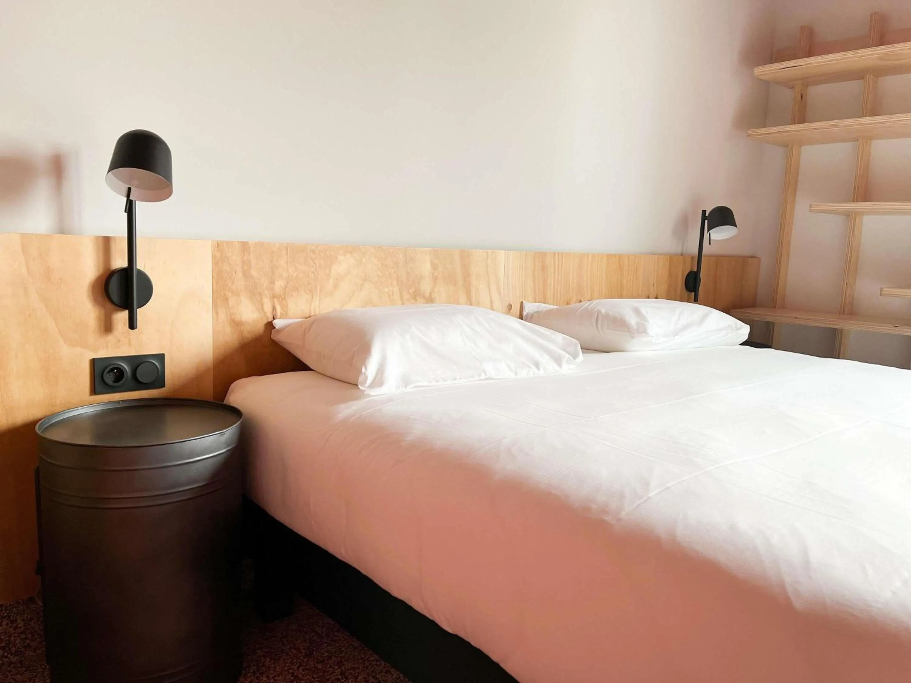 Bedroom, Bed in Greet hôtel Montpellier Aéroport Parc des Expos