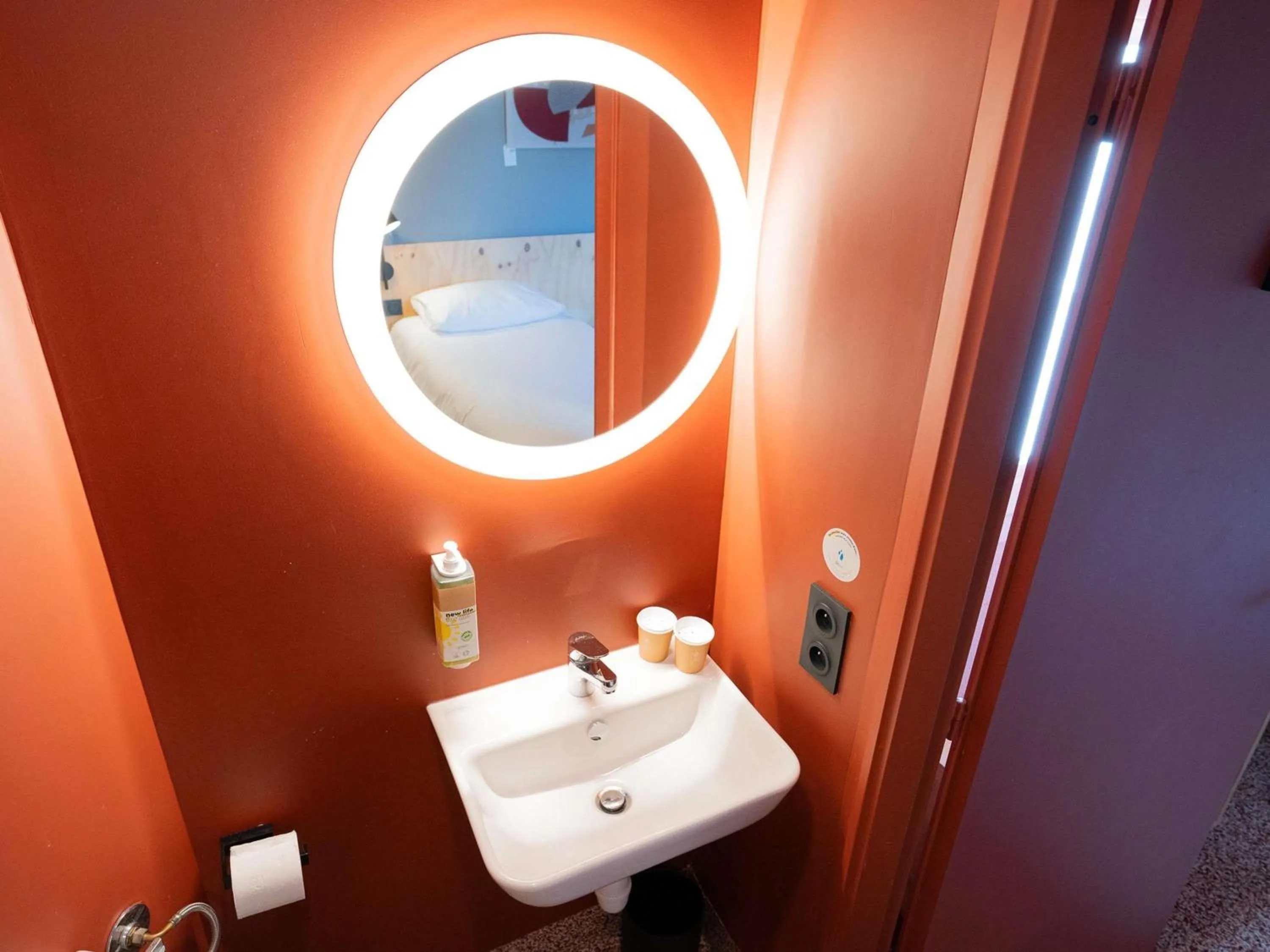 Bedroom in Greet hôtel Montpellier Aéroport Parc des Expos