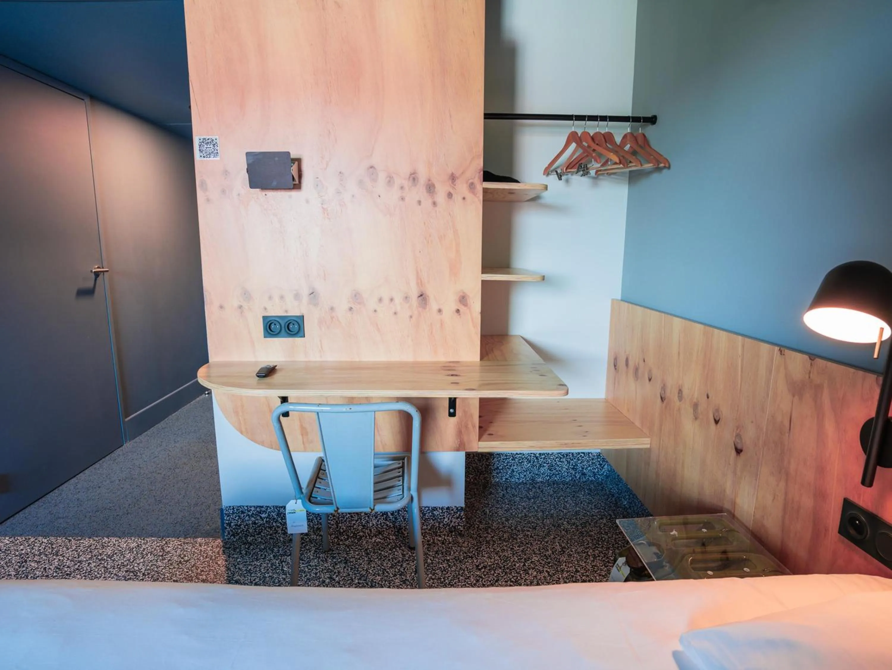 storage, Bed in Greet hôtel Montpellier Aéroport Parc des Expos