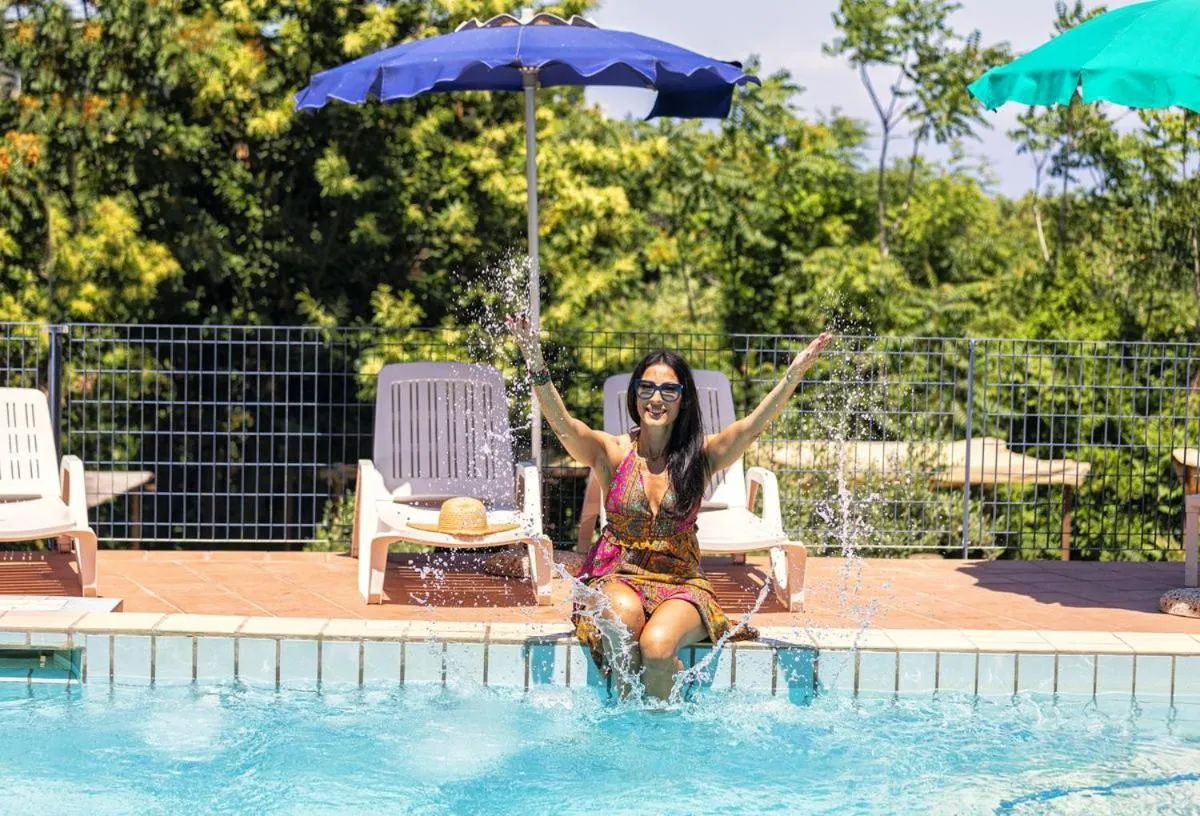 Swimming pool in Bristol Hotel
