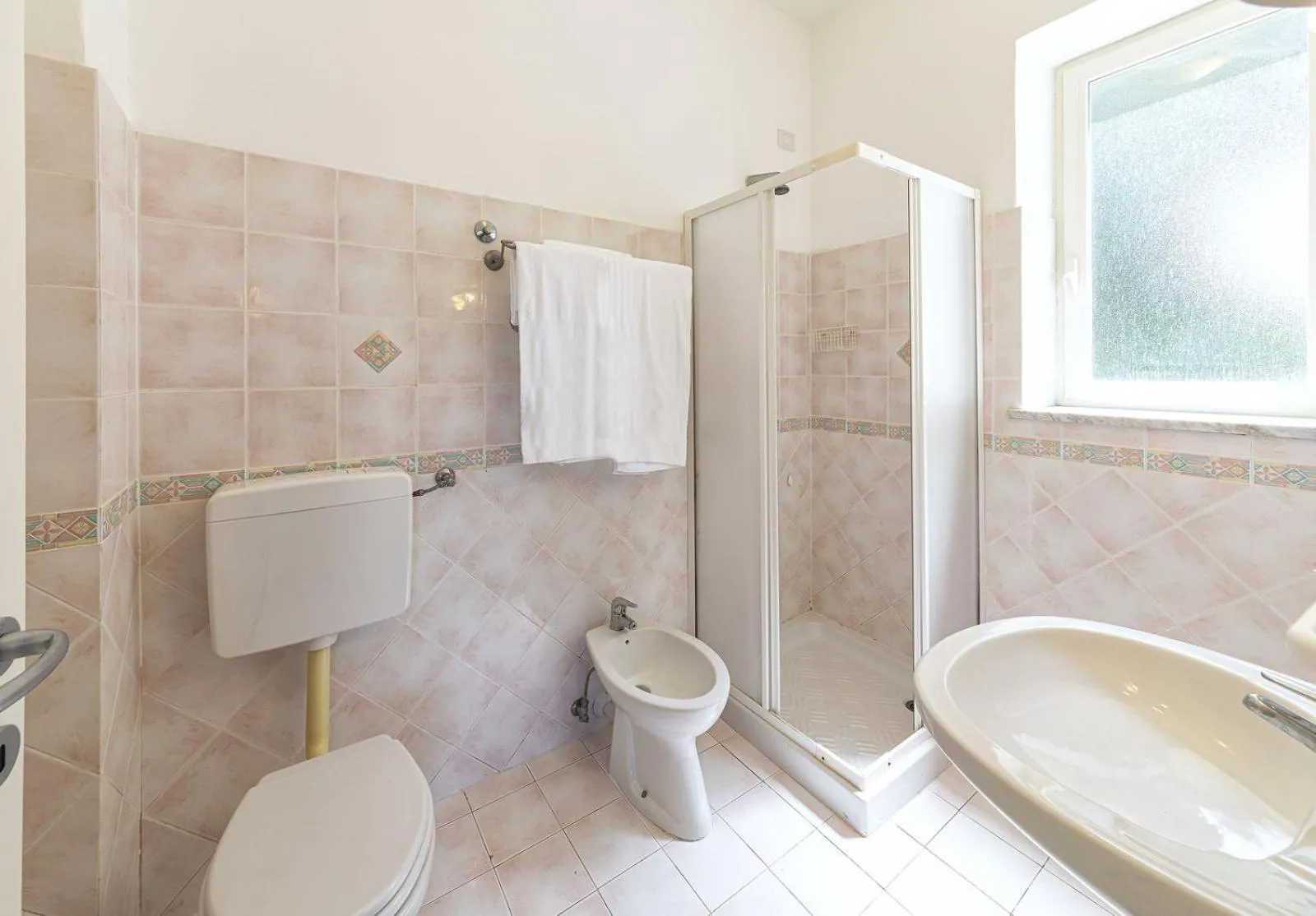 Bathroom in Bristol Hotel