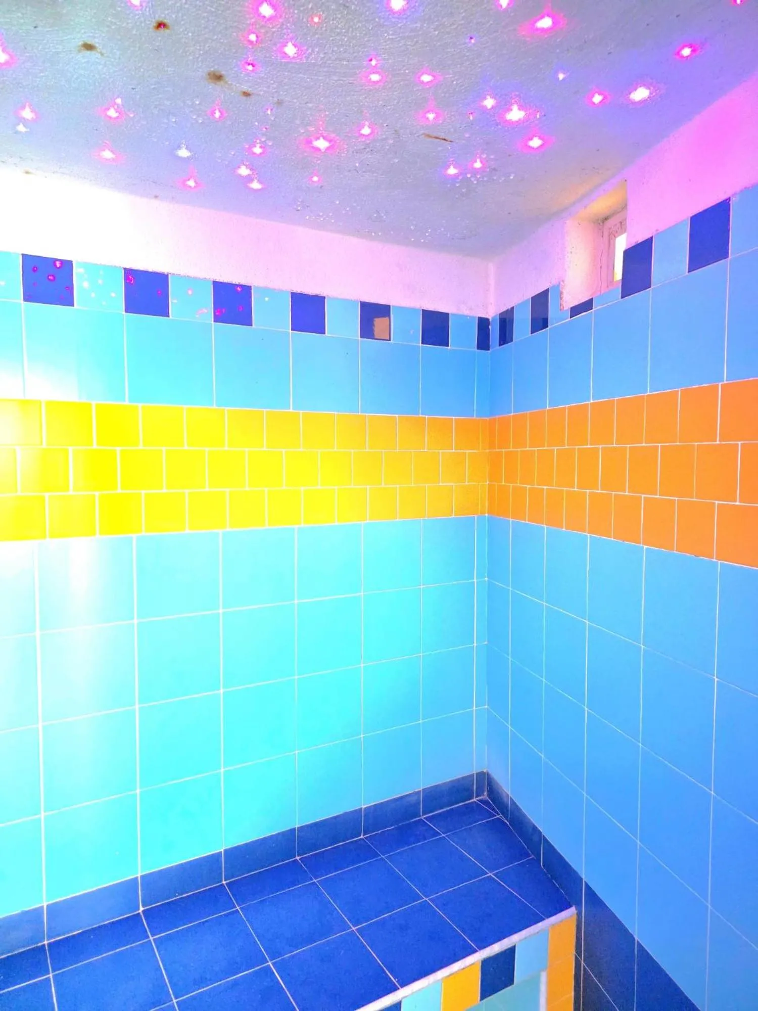 Steam room in Bristol Hotel