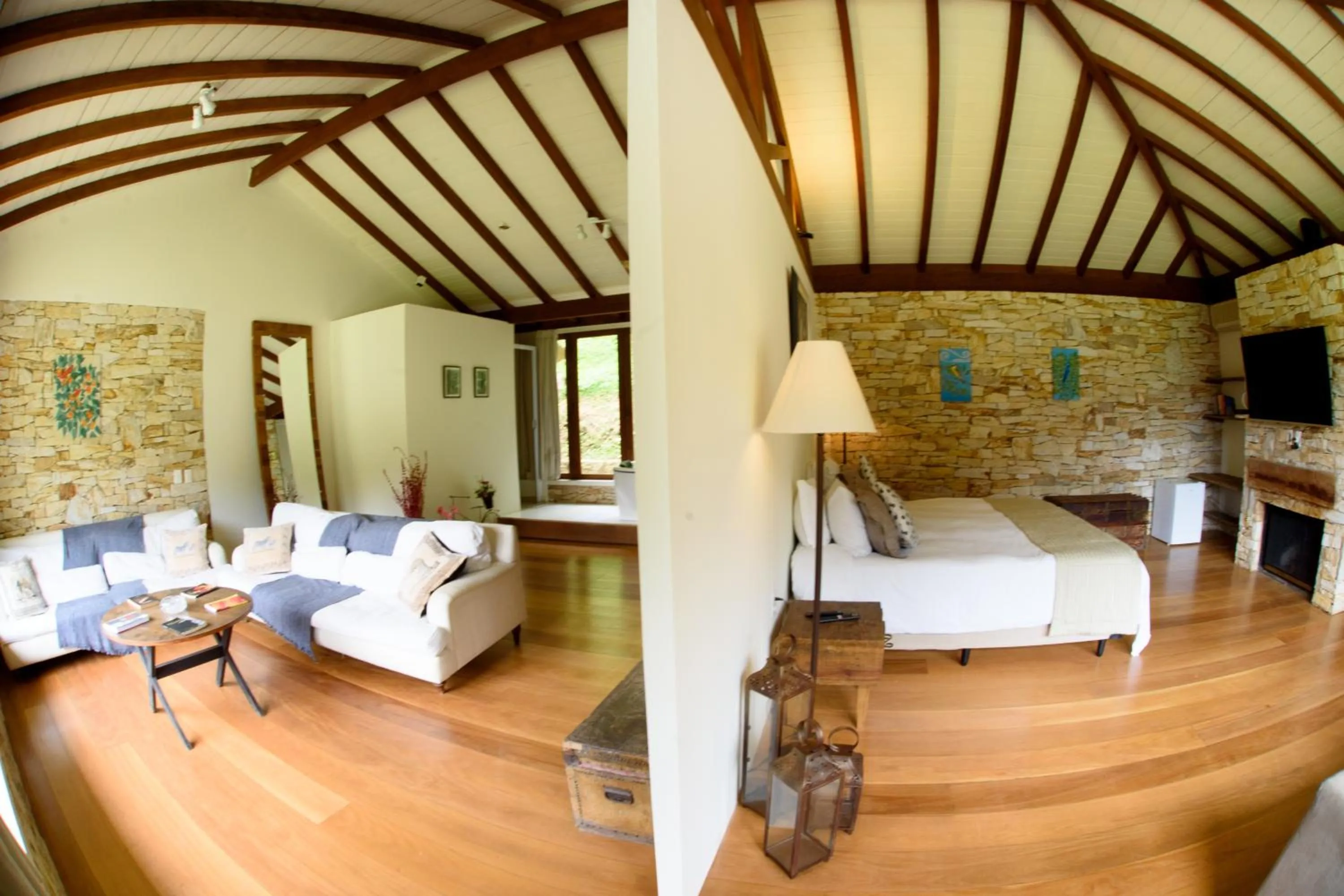 Living room, Bed in Pousada Boutique Itaipava