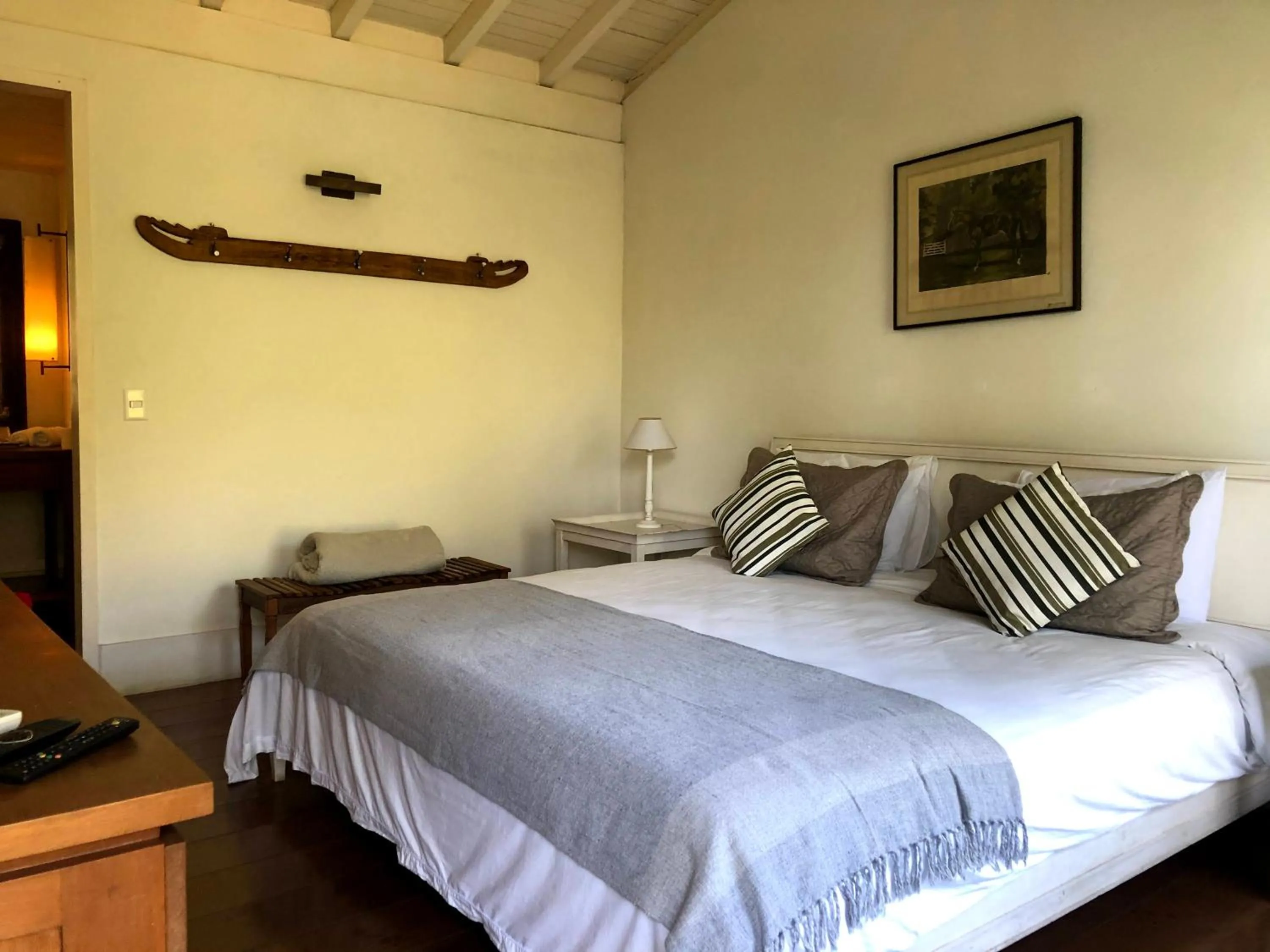 Photo of the whole room, Bed in Pousada Boutique Itaipava