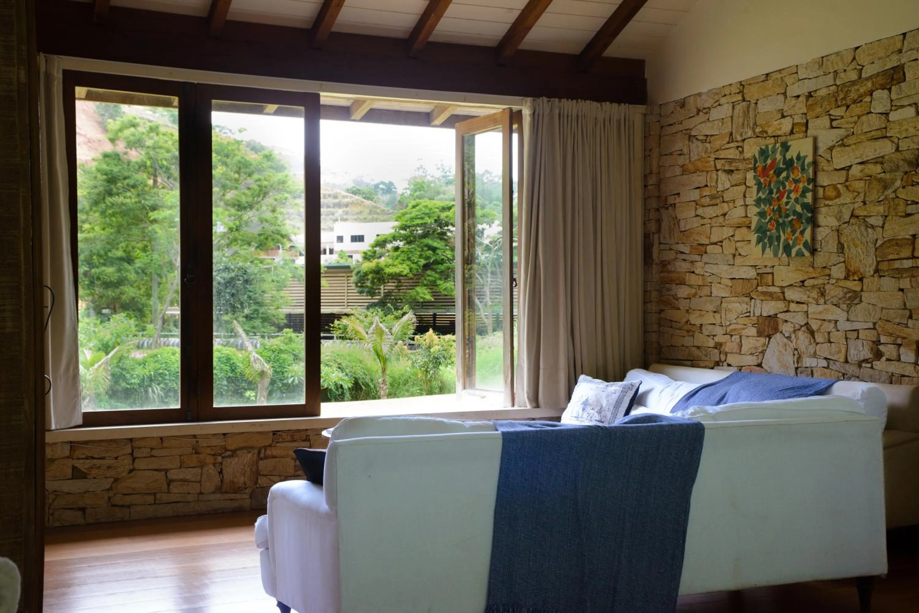 Photo of the whole room, Bed in Pousada Boutique Itaipava