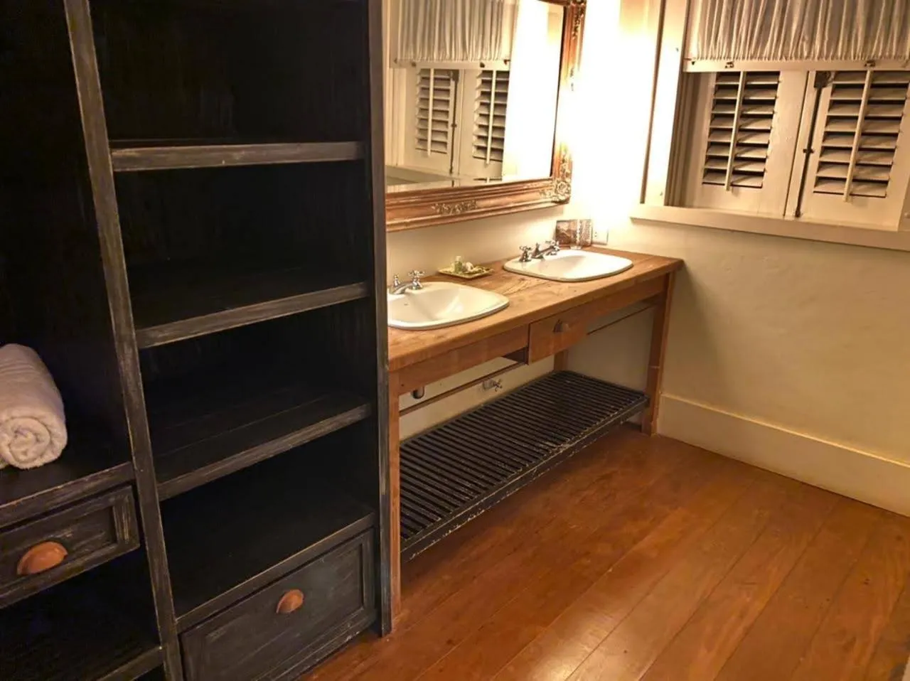 wardrobe in Pousada Boutique Itaipava