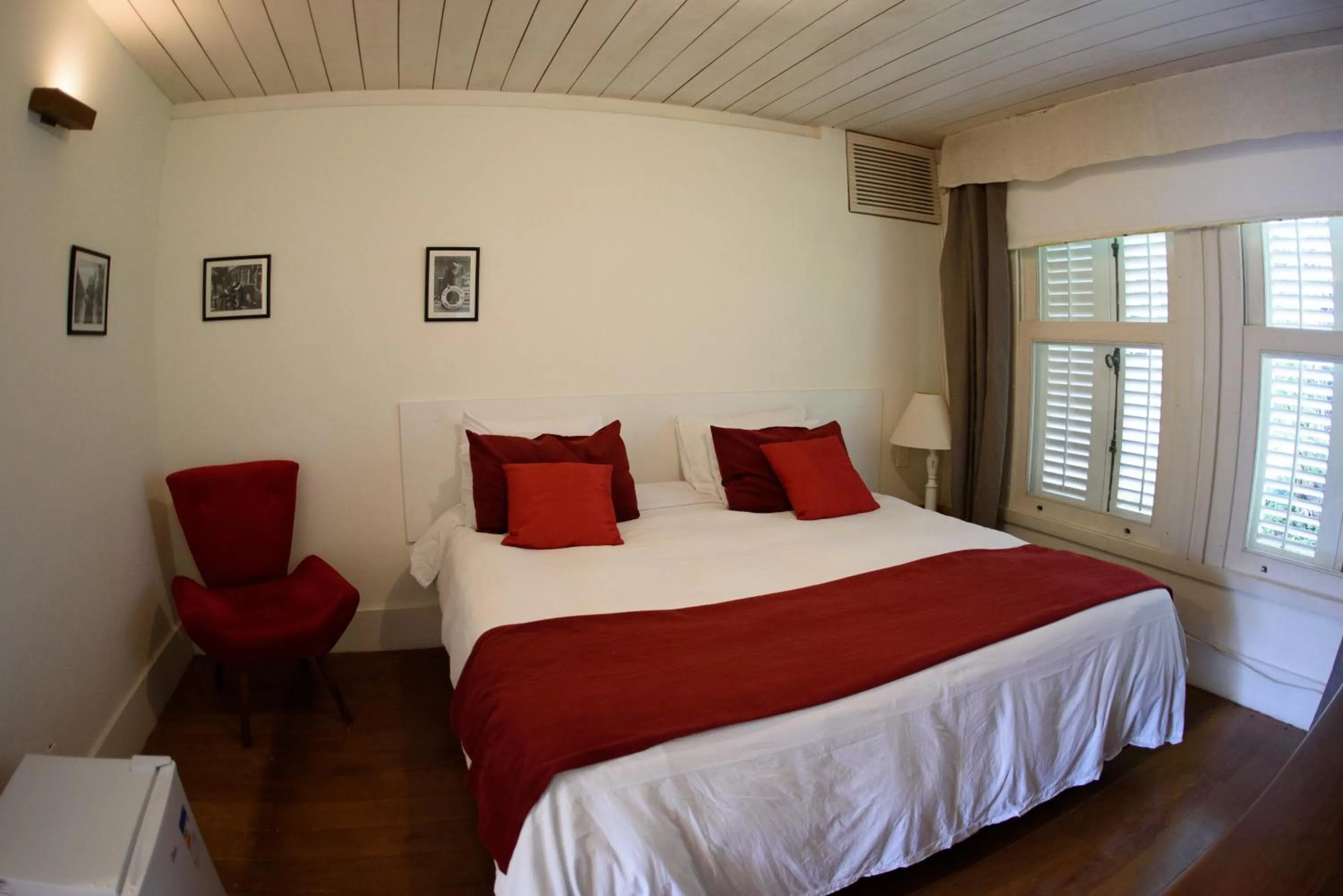 Photo of the whole room, Bed in Pousada Boutique Itaipava