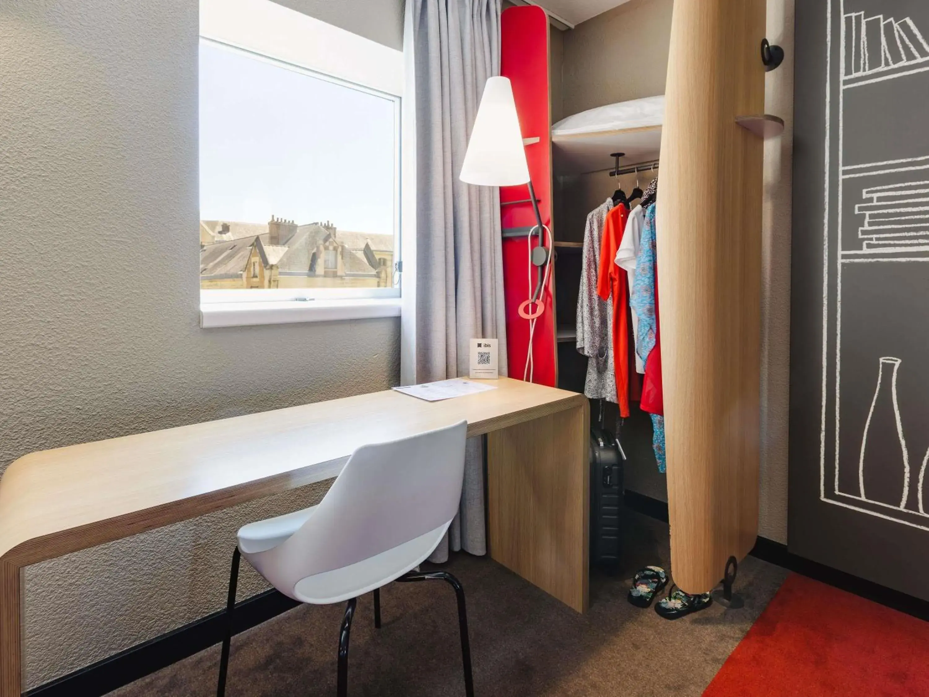 Bedroom in Hotel ibis Rennes Centre Gare Sud Bedroom in Hotel ibis Rennes Centre Gare Sud