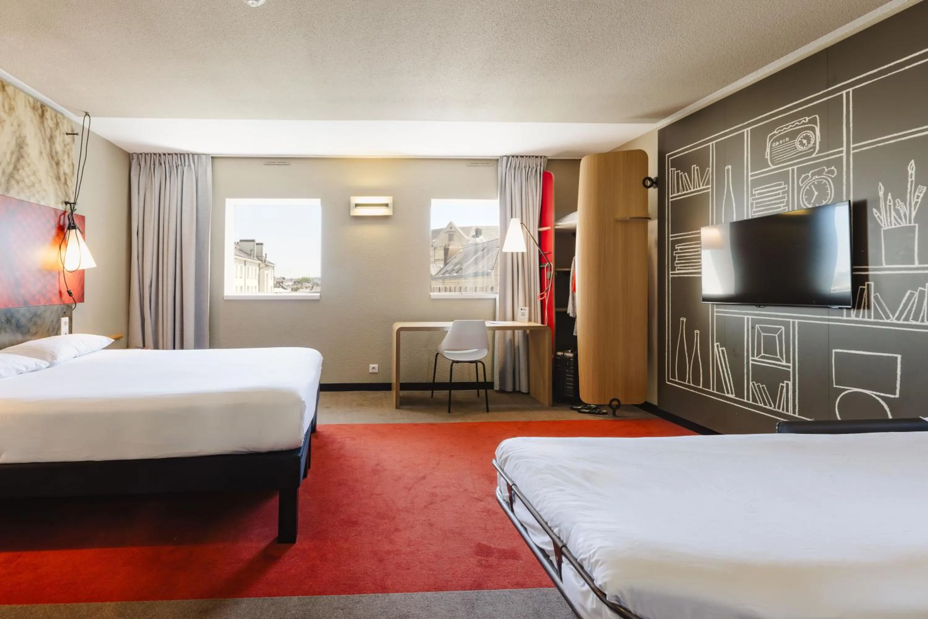 Photo of the whole room, Bed in Hotel ibis Rennes Centre Gare Sud