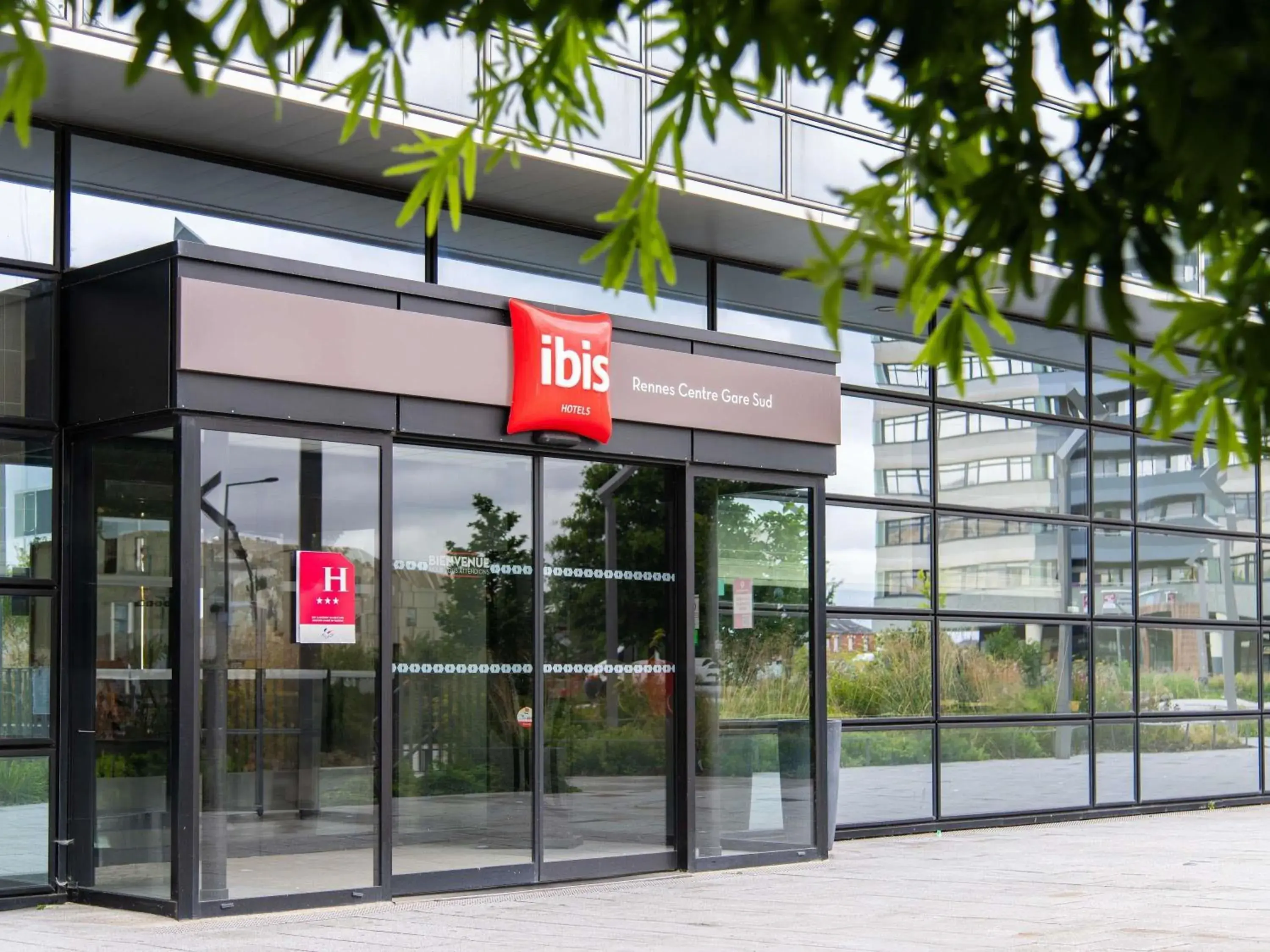 Property building in Hotel ibis Rennes Centre Gare Sud Property building in Hotel ibis Rennes Centre Gare Sud