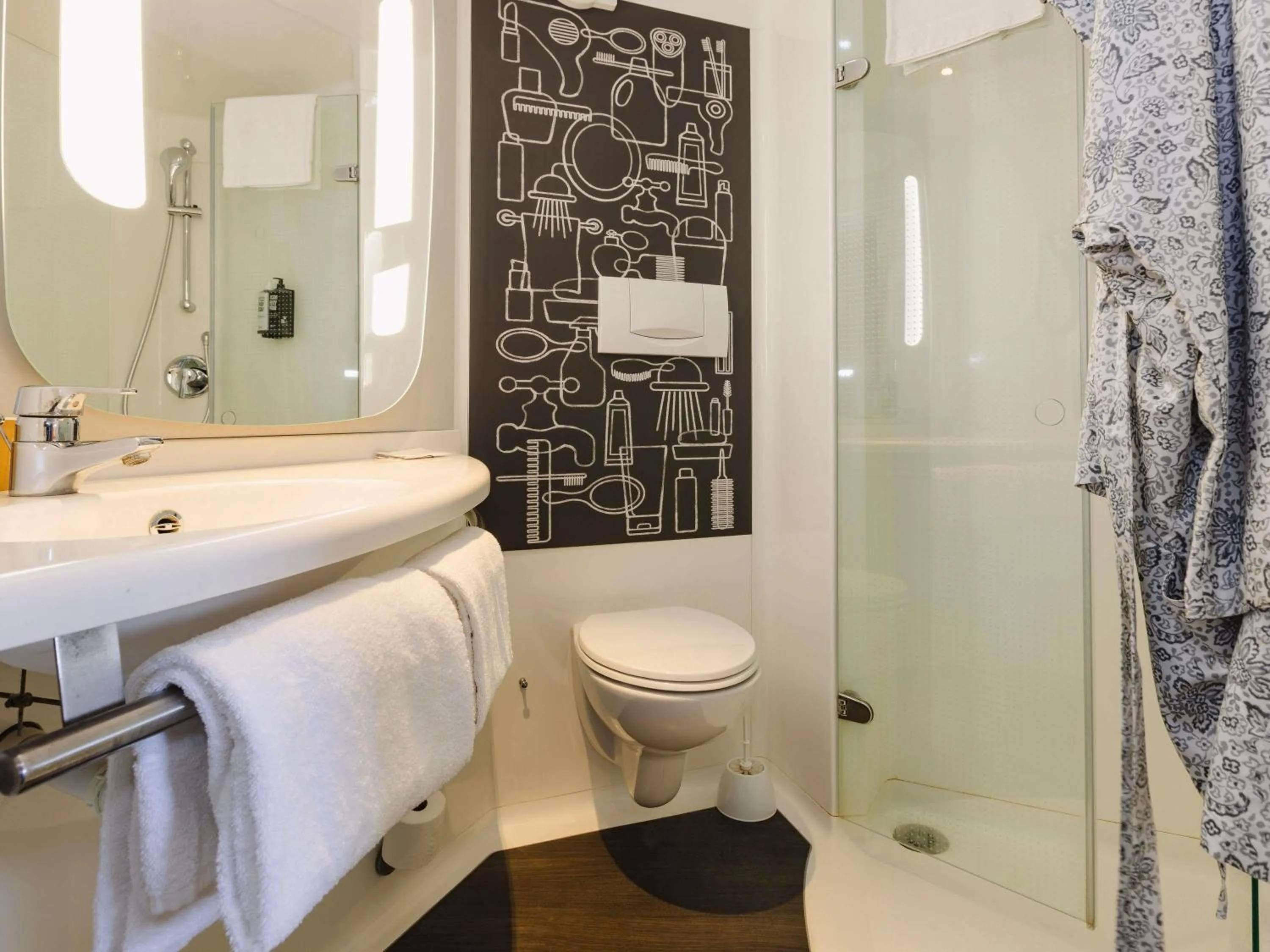 Bedroom in Hotel ibis Rennes Centre Gare Sud