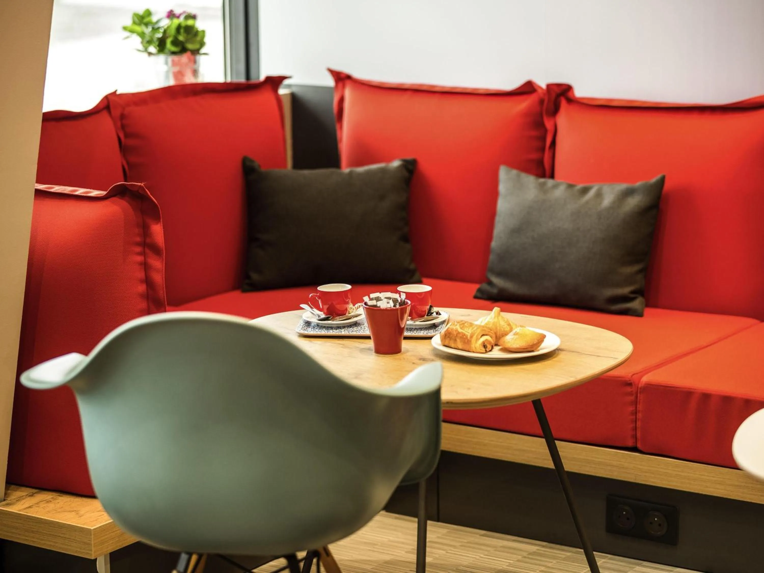 Lounge or bar in Hotel ibis Rennes Centre Gare Sud