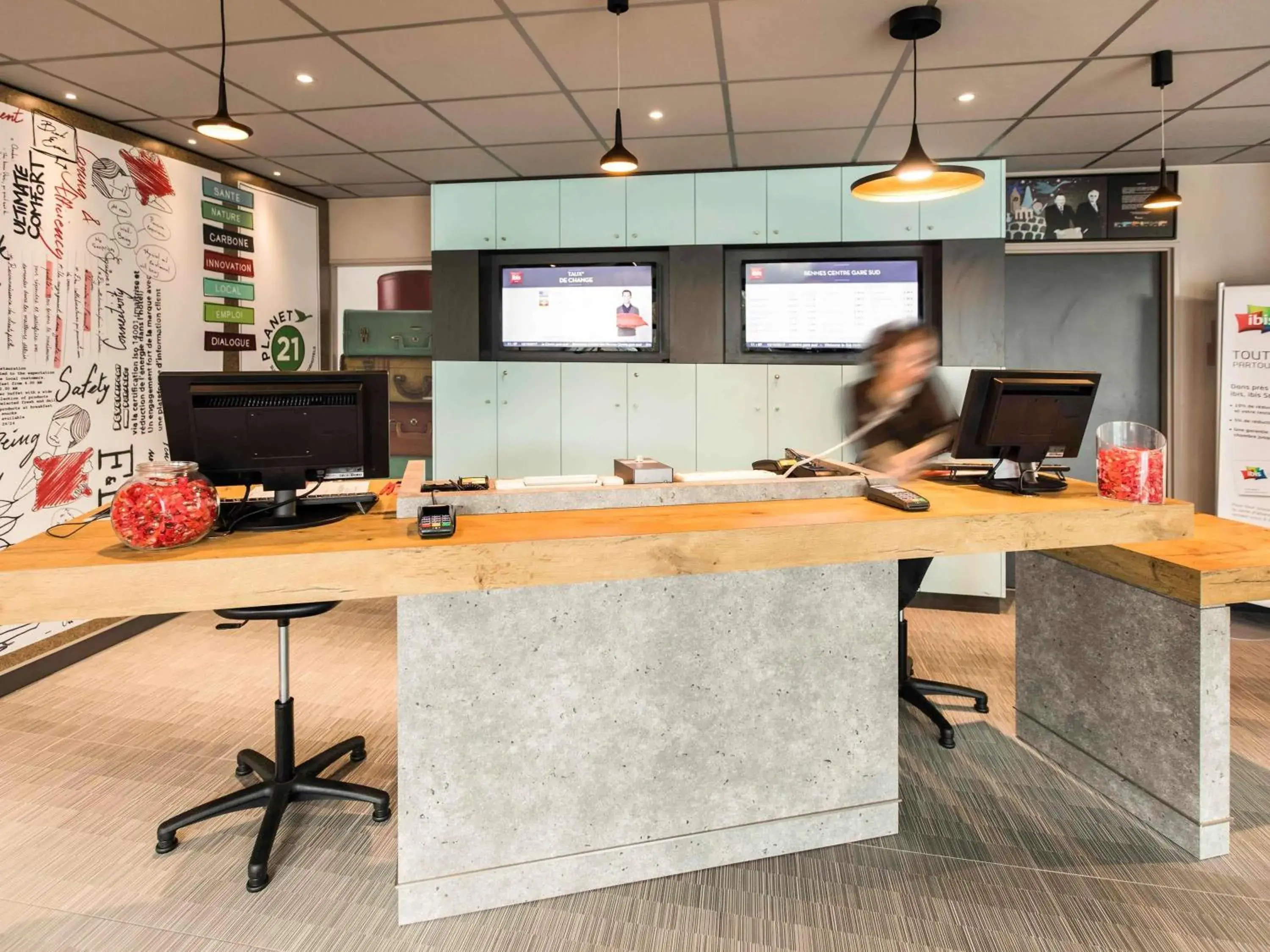 Property building in Hotel ibis Rennes Centre Gare Sud Property building in Hotel ibis Rennes Centre Gare Sud