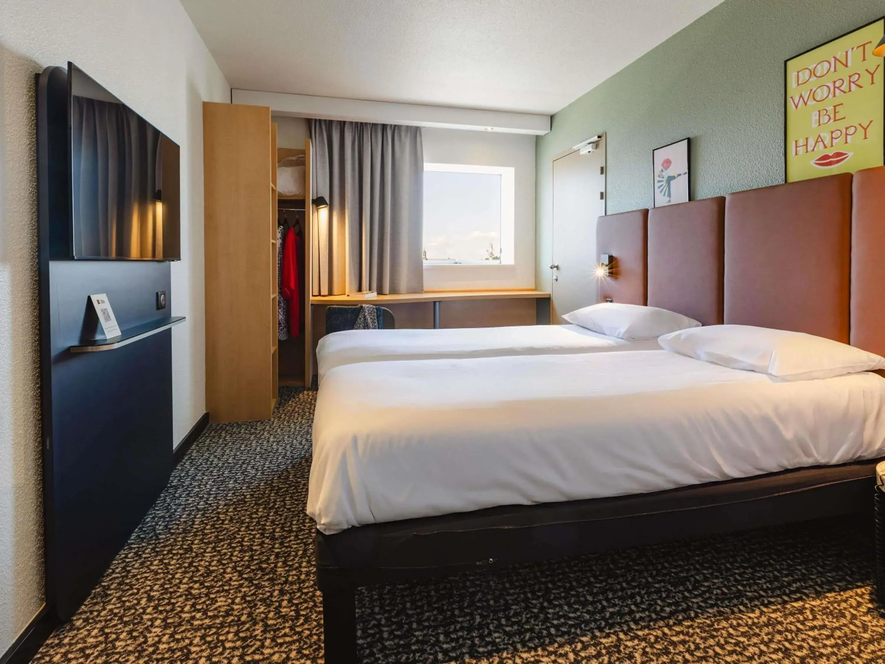 Bedroom, Bed in Hotel ibis Rennes Centre Gare Sud Bedroom, Bed in Hotel ibis Rennes Centre Gare Sud