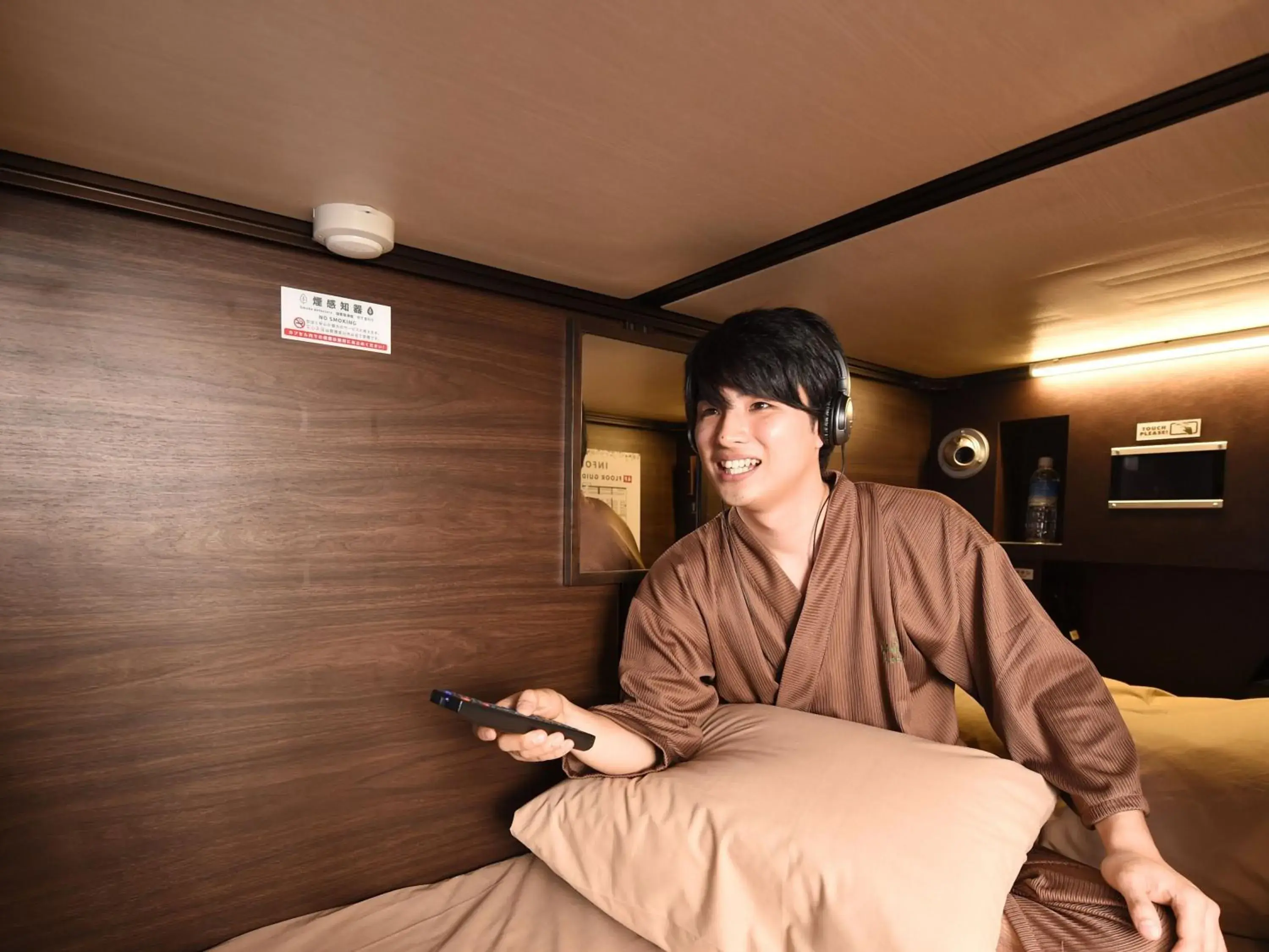 Photo of the whole room, Bed in 2025 RENEWAL OPEN Anshin oyado Nagoya Man & Woman Sakae Station Photo of the whole room, Bed in 2025 RENEWAL OPEN Anshin oyado Nagoya Man & Woman Sakae Station