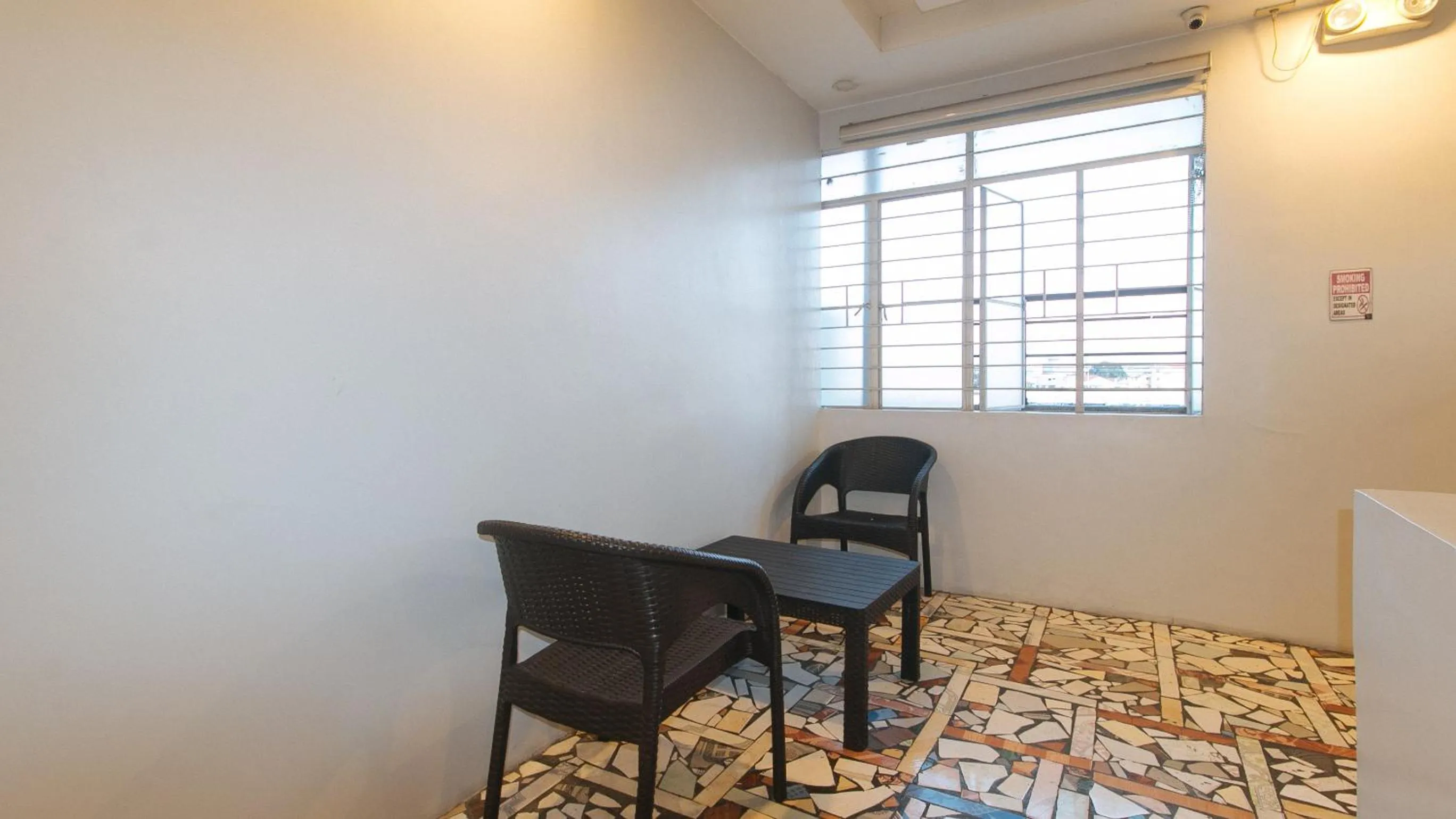 Area and facilities in RedDoorz at V Plaza Hotel Manila