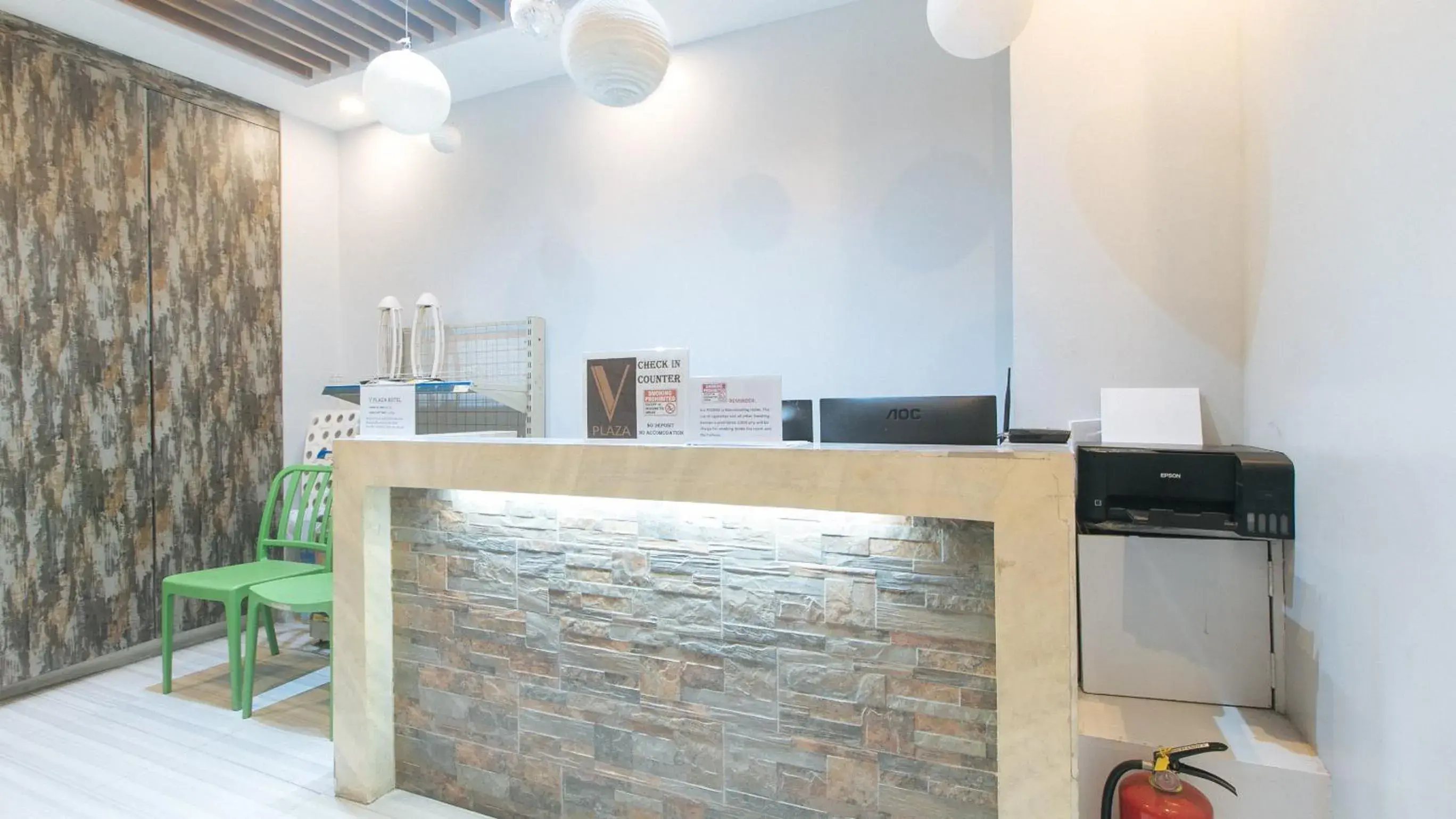 Lobby or reception in RedDoorz at V Plaza Hotel Manila Lobby or reception in RedDoorz at V Plaza Hotel Manila