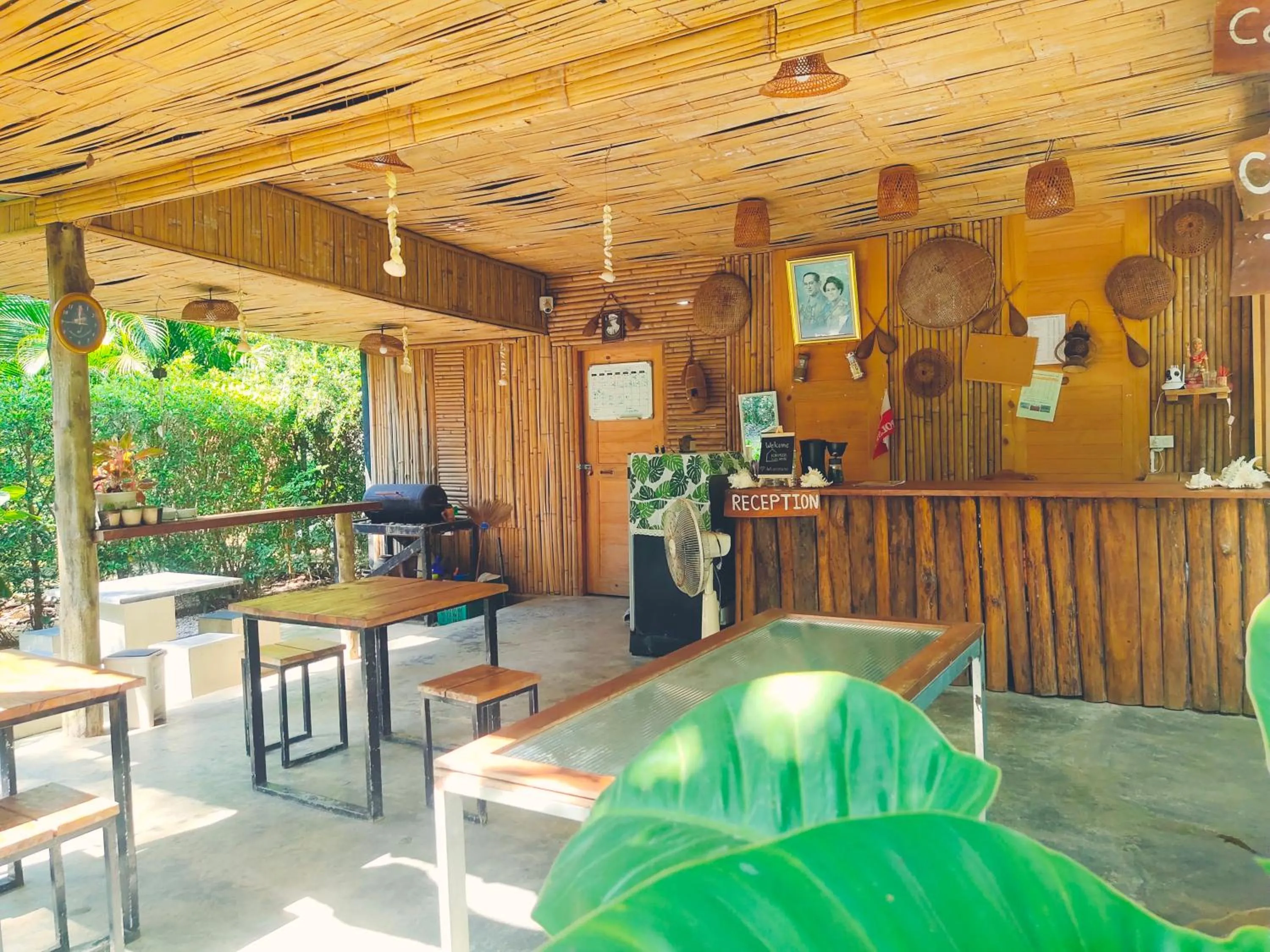 Restaurant/places to eat in Kohmook Nurse House