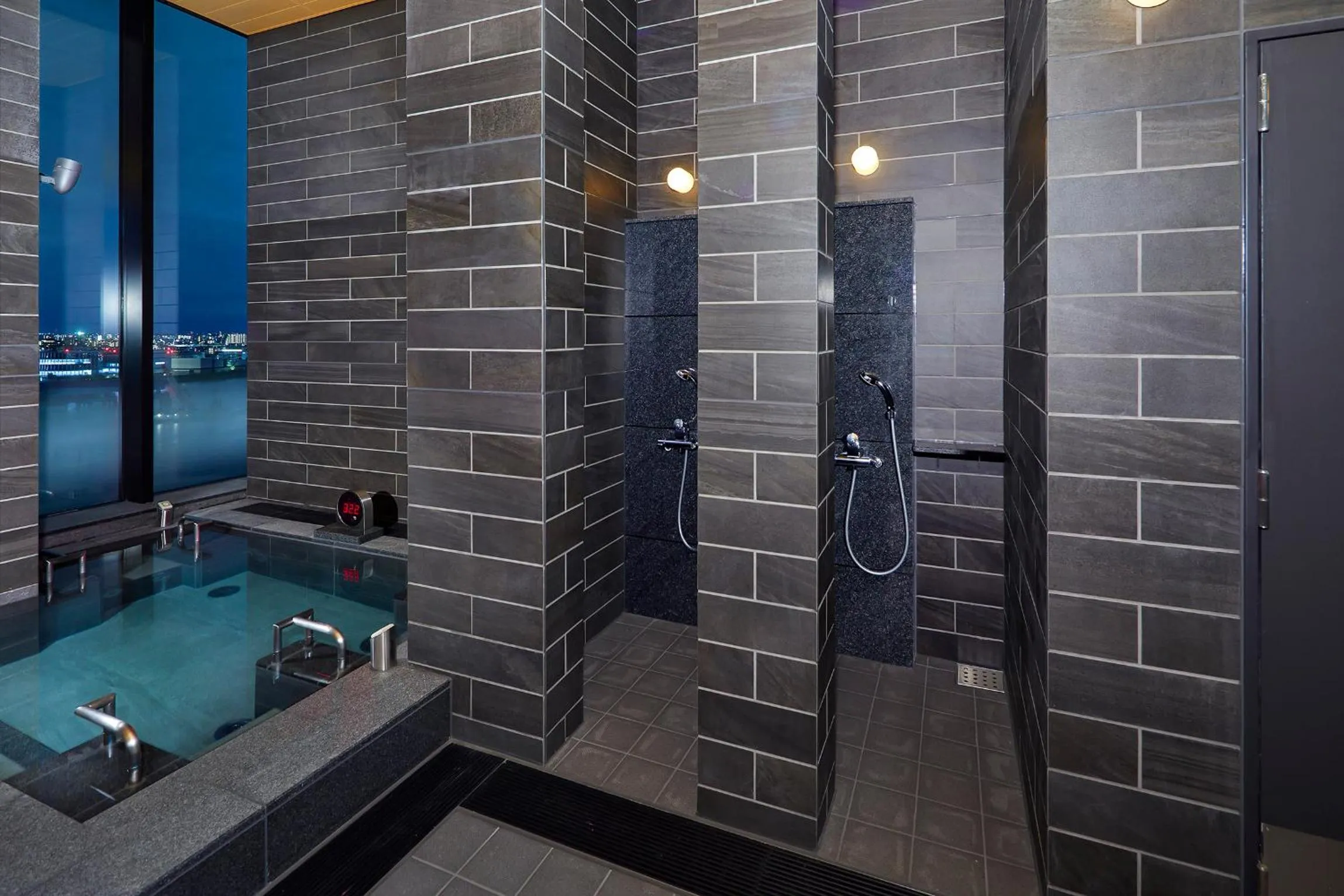 Hot Spring Bath in Villa Fontaine Grand Haneda Airport