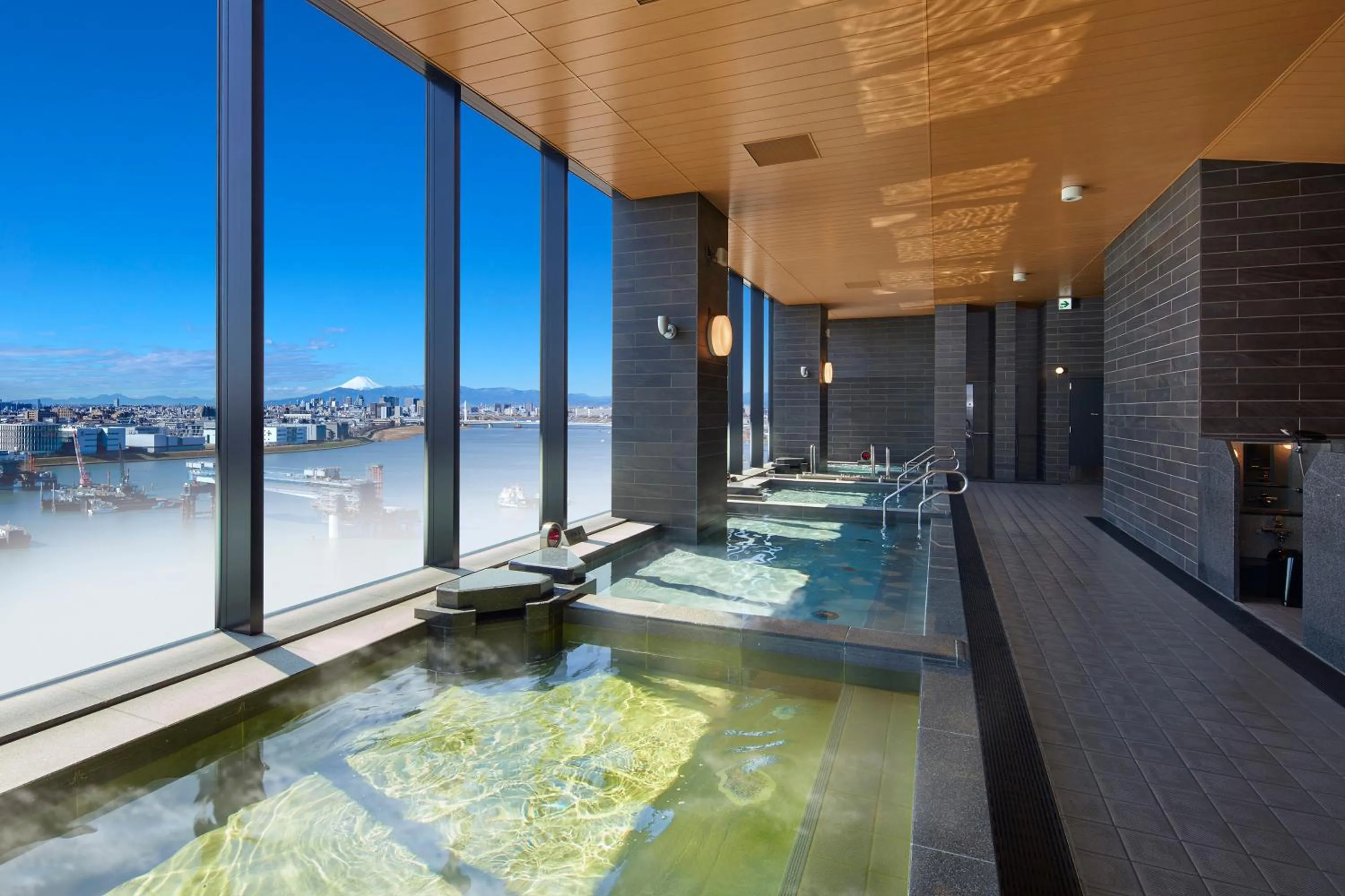 Hot Spring Bath in Villa Fontaine Grand Haneda Airport