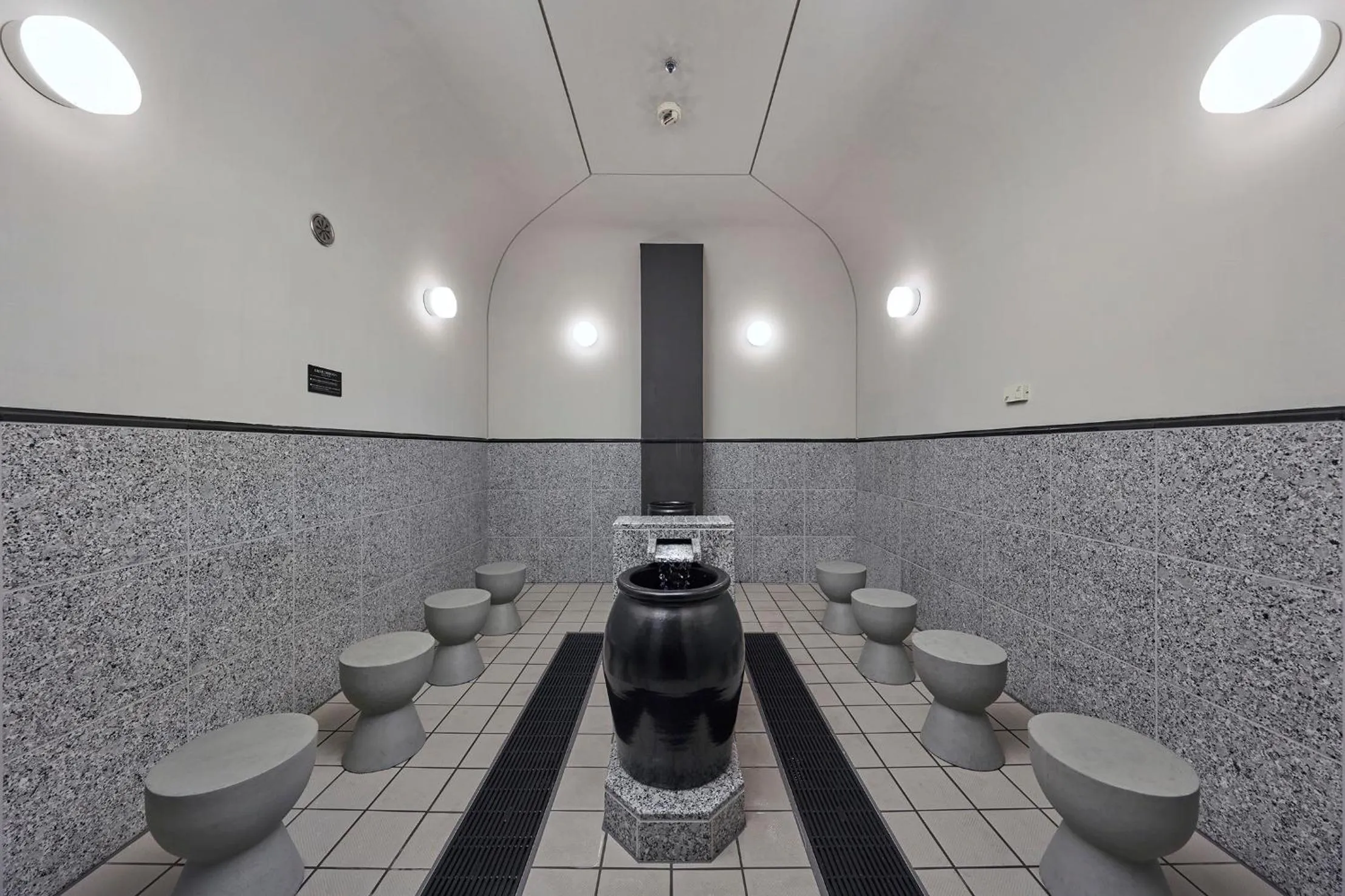 Sauna in Villa Fontaine Grand Haneda Airport