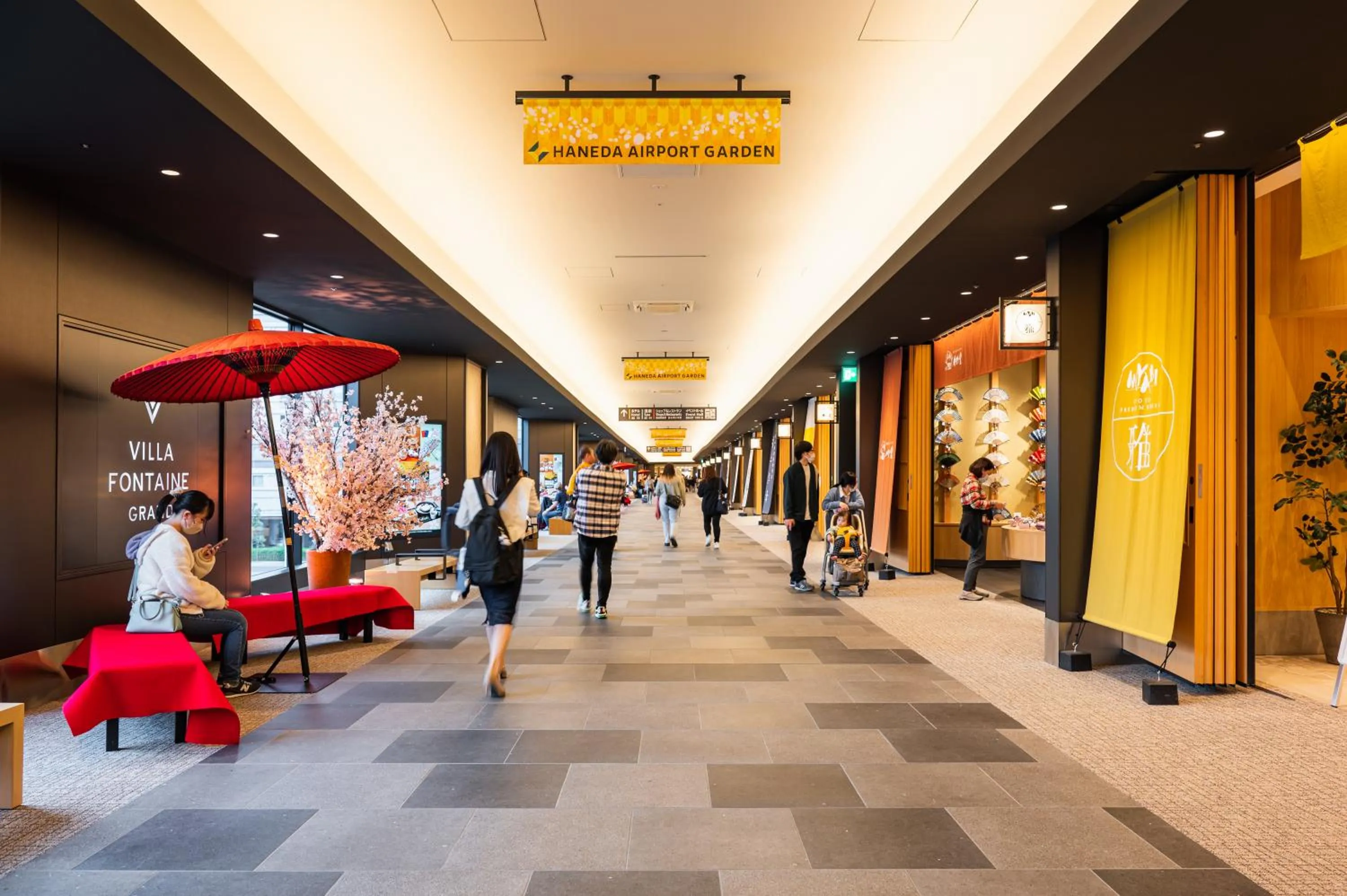 Shopping Area in Villa Fontaine Grand Haneda Airport