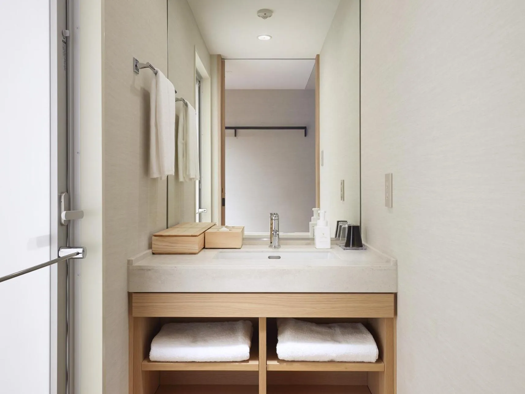 Bathroom in Villa Fontaine Grand Haneda Airport