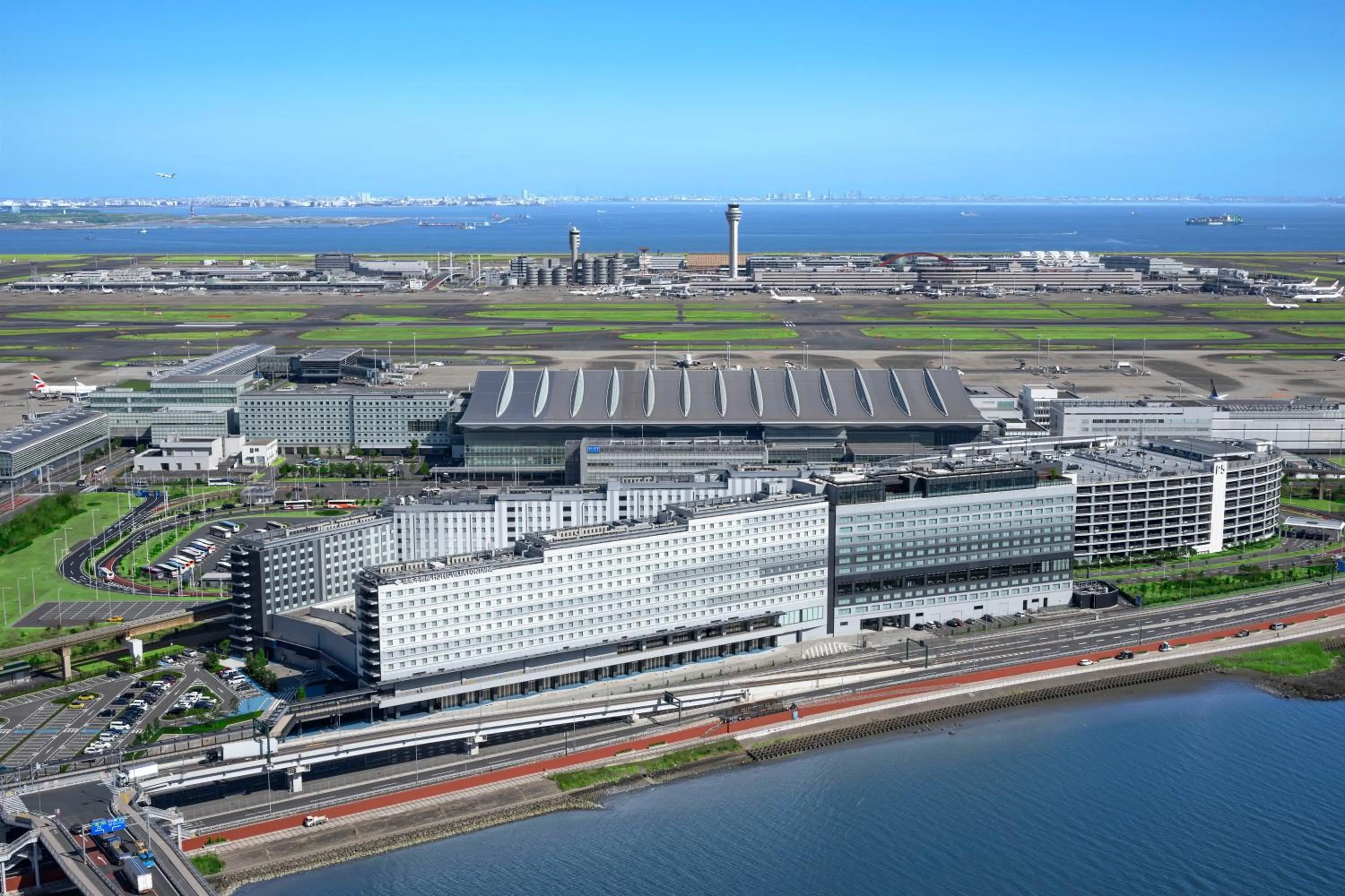 Property building in Villa Fontaine Grand Haneda Airport