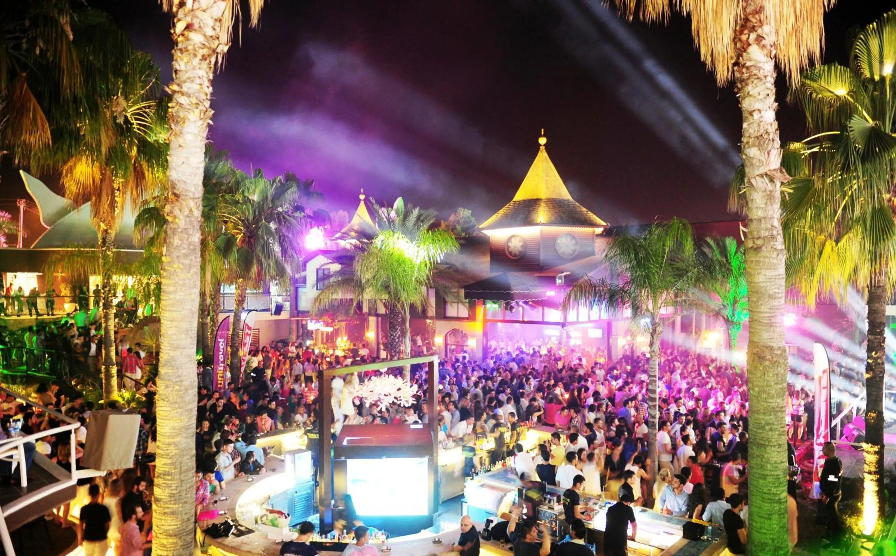 Evening entertainment in Kleopatra Life Hotel