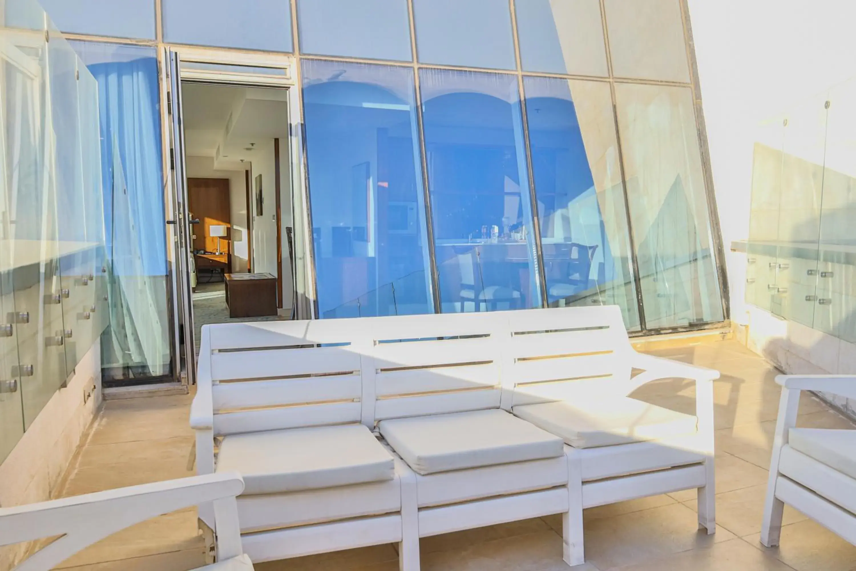 Executive Suite in Coral Tower Hotel by Hansa Executive Suite in Coral Tower Hotel by Hansa