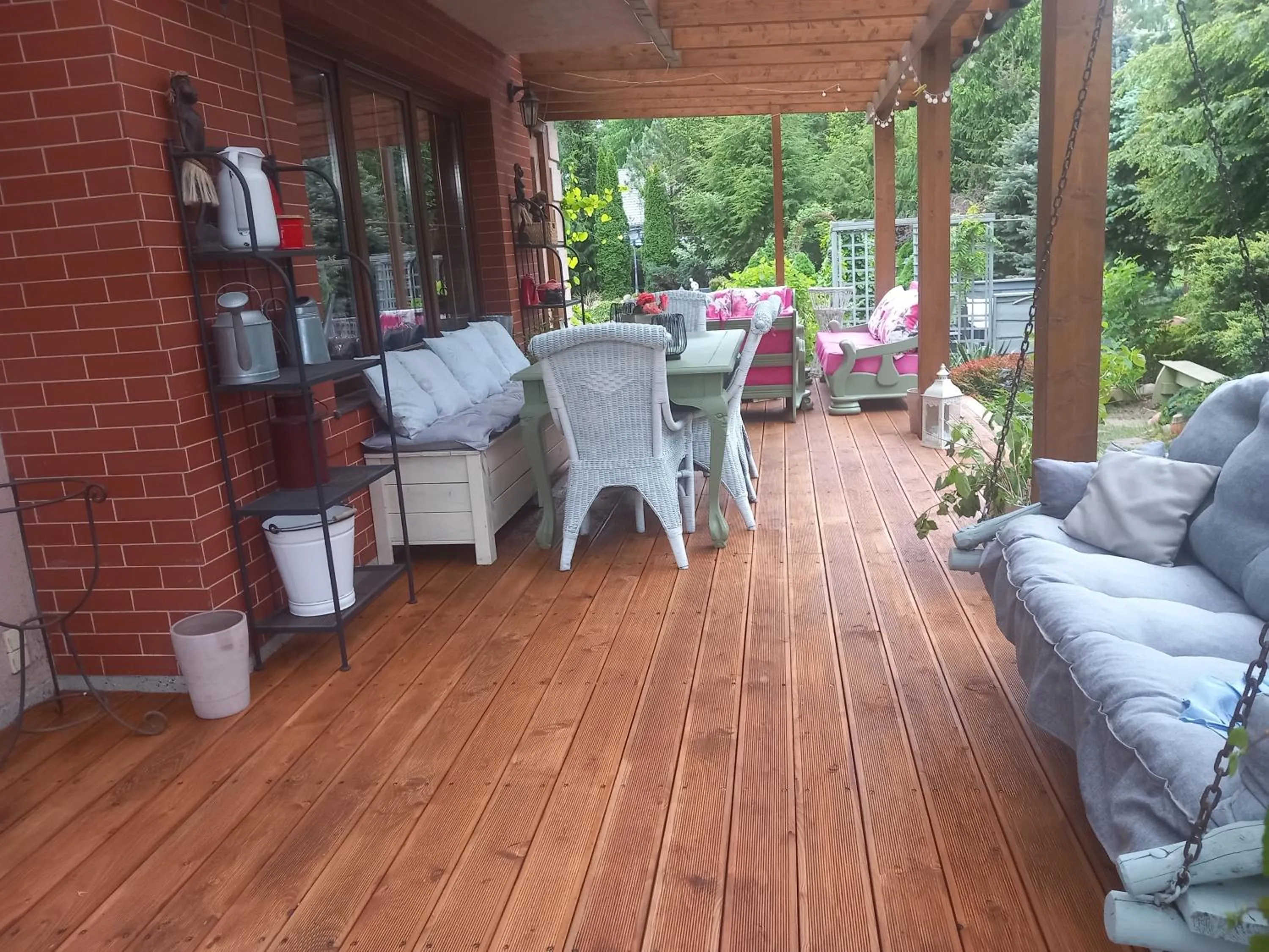 Patio in Dom z Sauną i Jacuzzi- na wyłączność lub pokoje