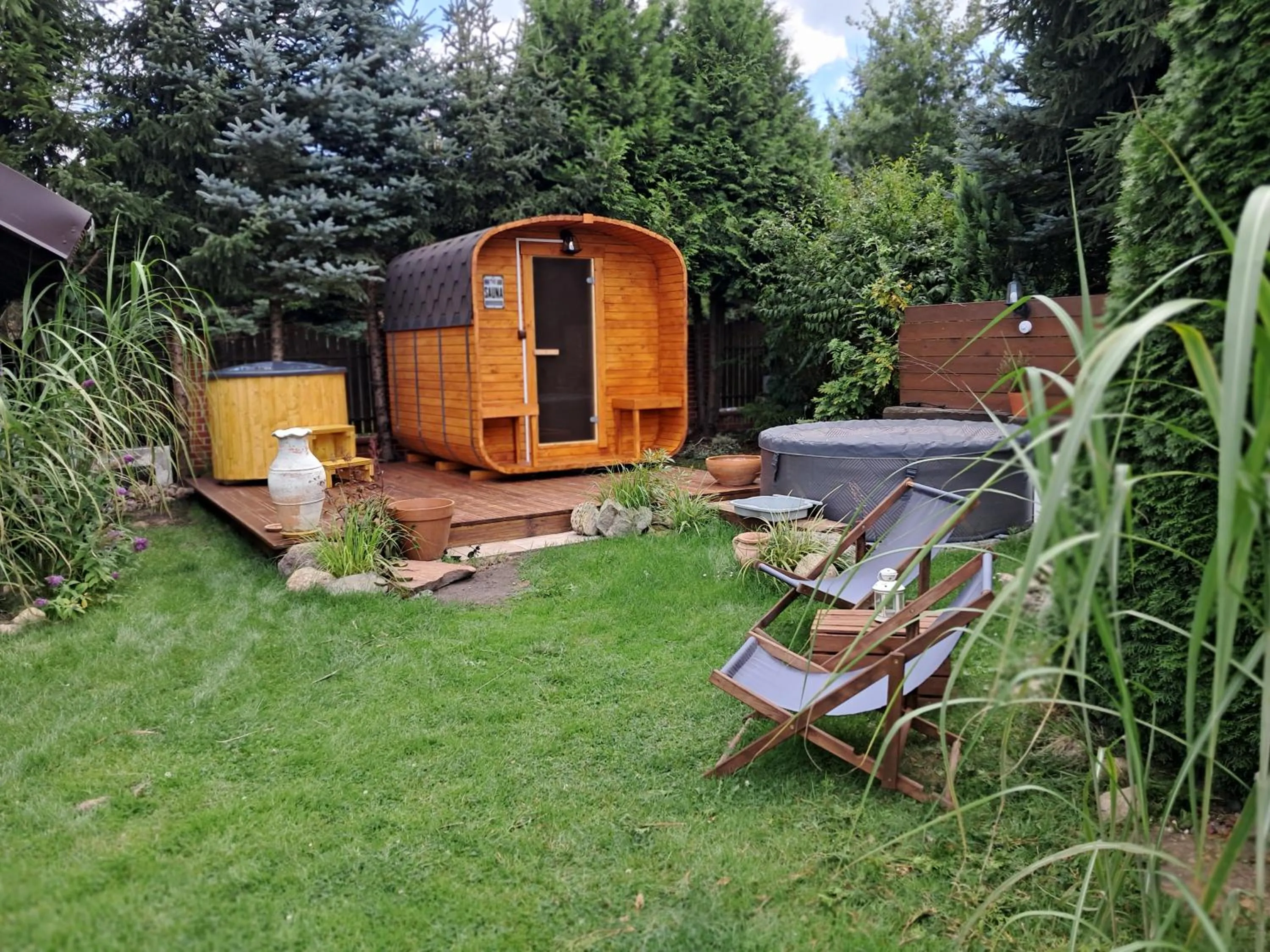 Property building in Dom z Sauną i Jacuzzi- na wyłączność lub pokoje