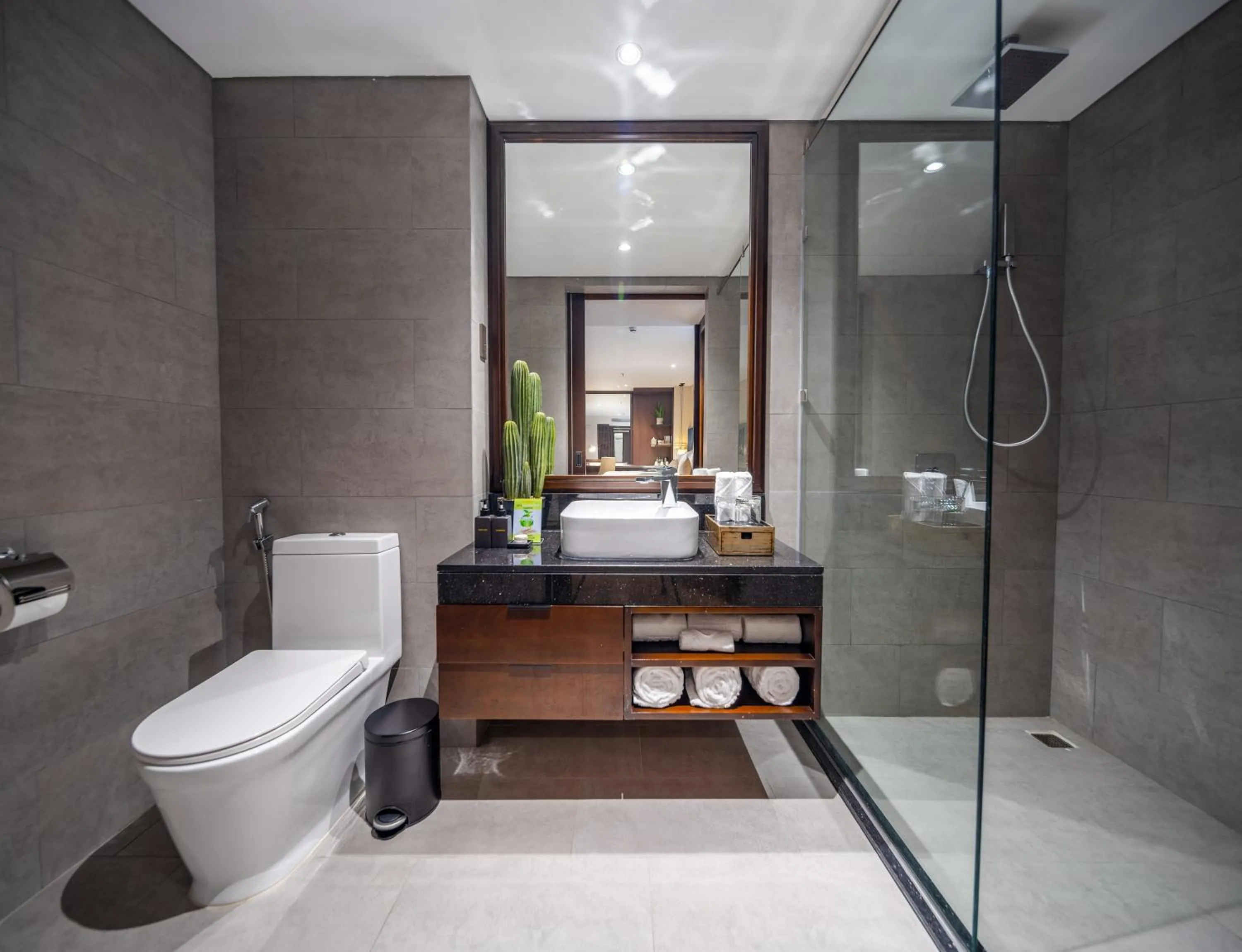 Toilet in Minh Toan SAFI Ocean Hotel