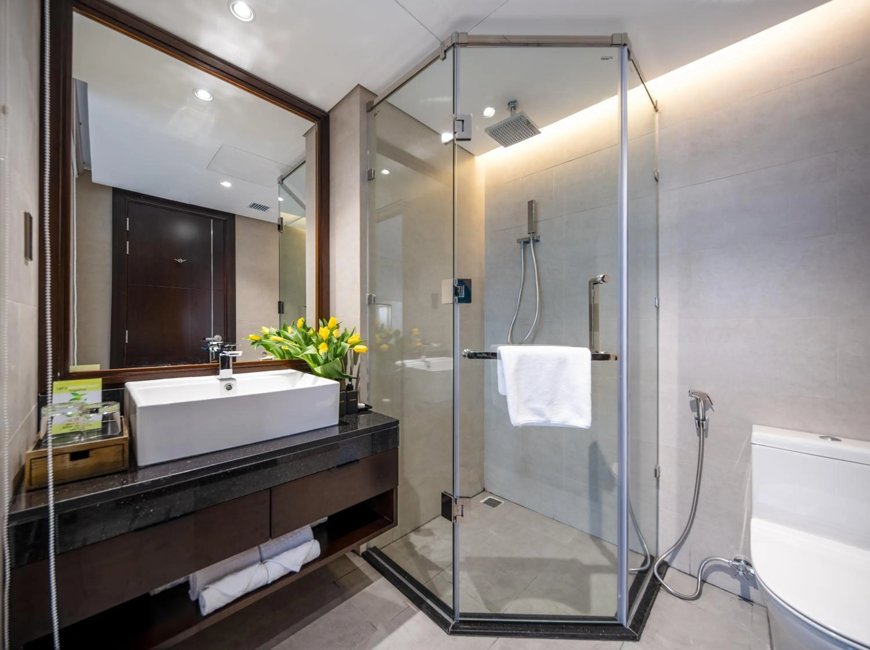 Toilet in Minh Toan SAFI Ocean Hotel