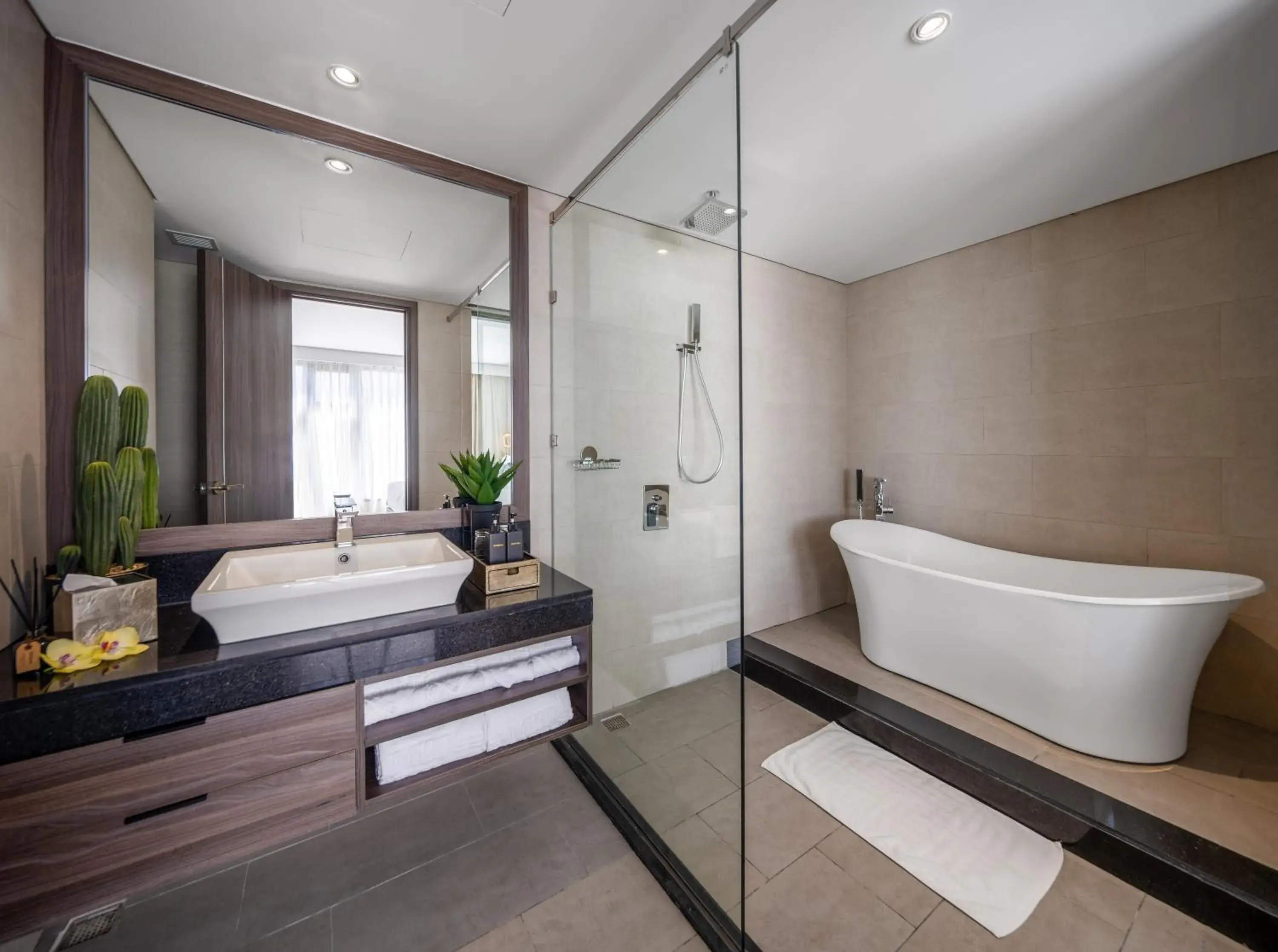 Hot Tub, Bed in Minh Toan SAFI Ocean Hotel Hot Tub, Bed in Minh Toan SAFI Ocean Hotel