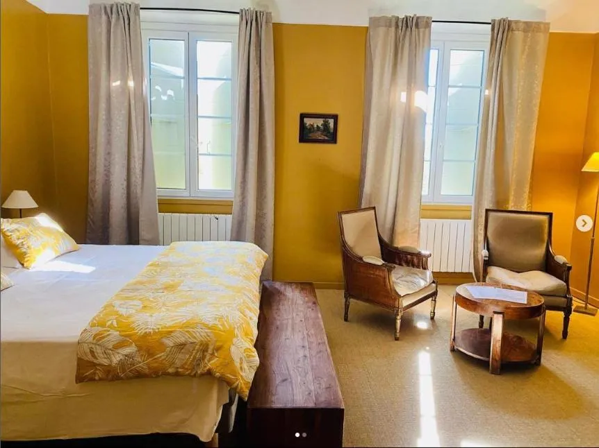 Bed in Hôtel de Mirmande