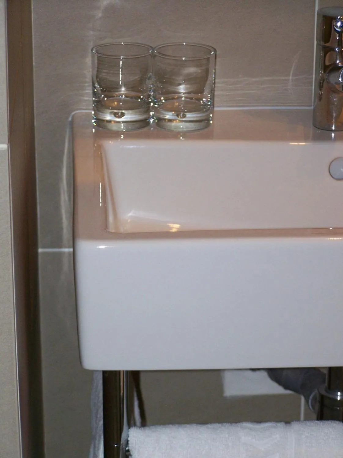 Bathroom in Hôtel de Mirmande