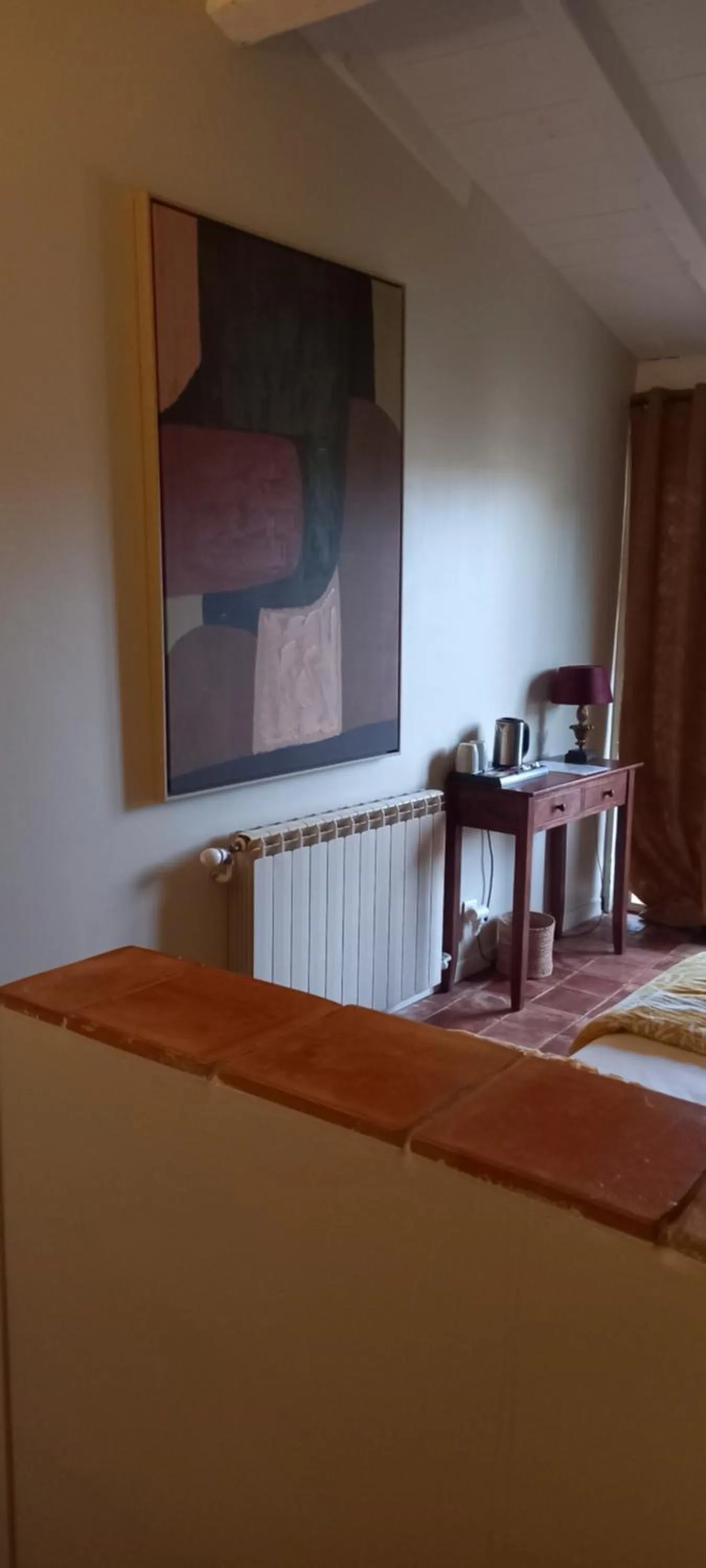 Photo of the whole room in Hôtel de Mirmande